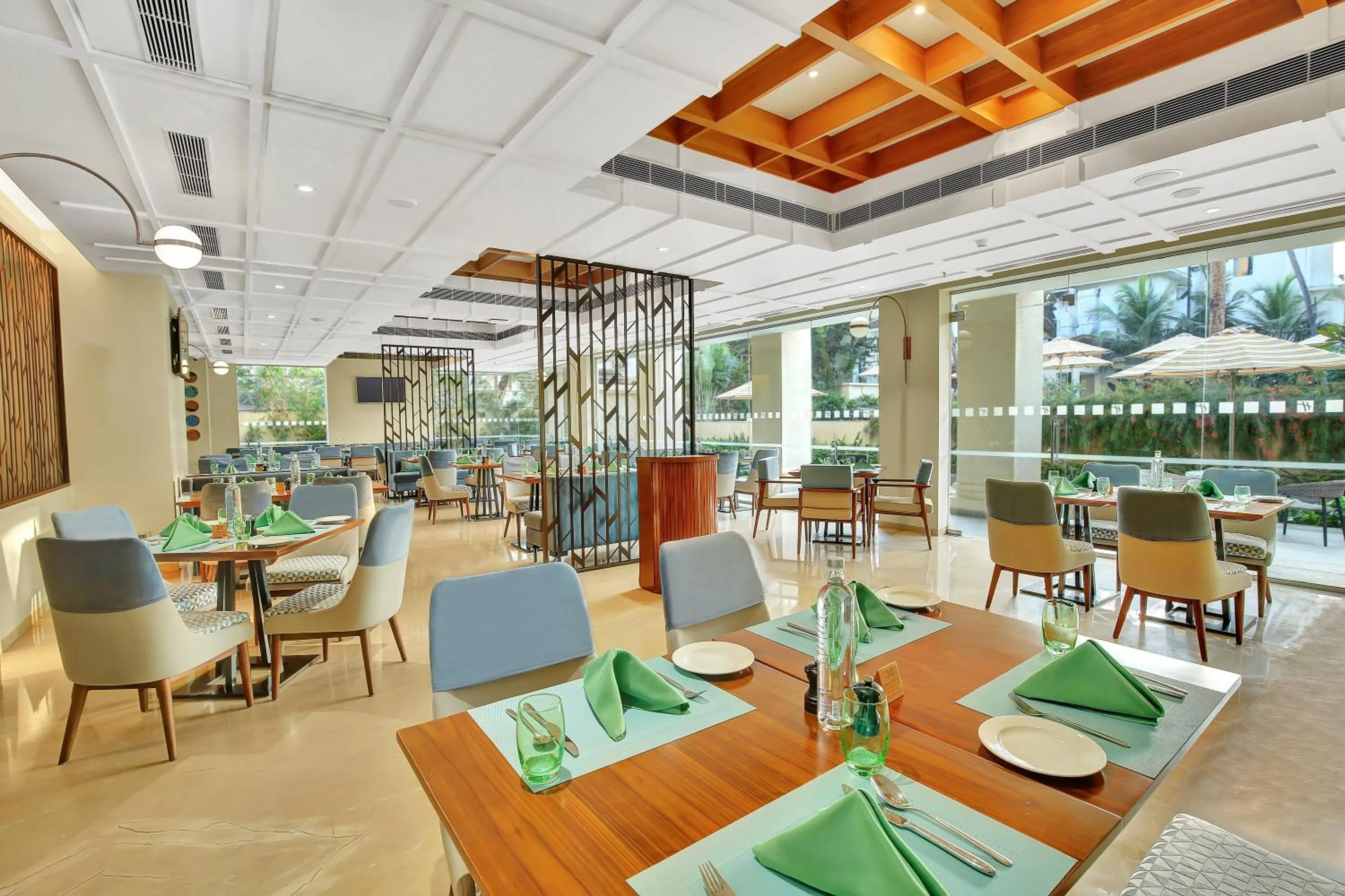 Restaurant/places to eat in Holiday Inn Goa Candolim