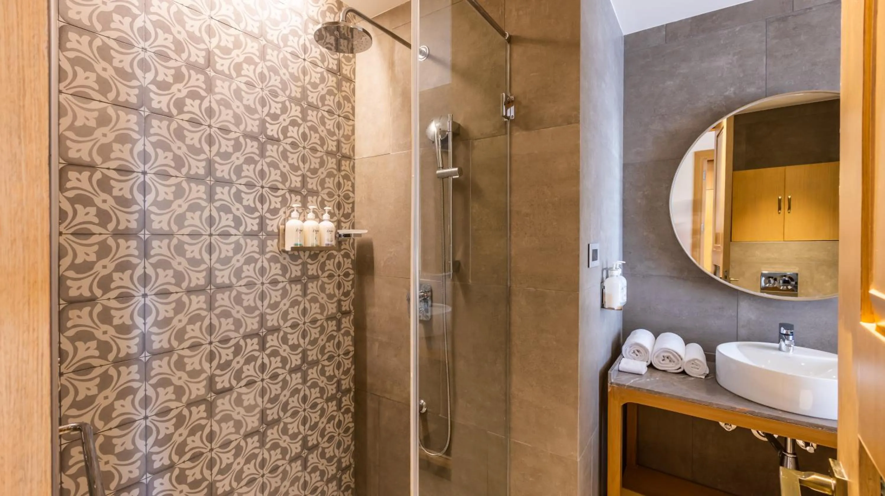 Shower in Holiday Inn Goa Candolim