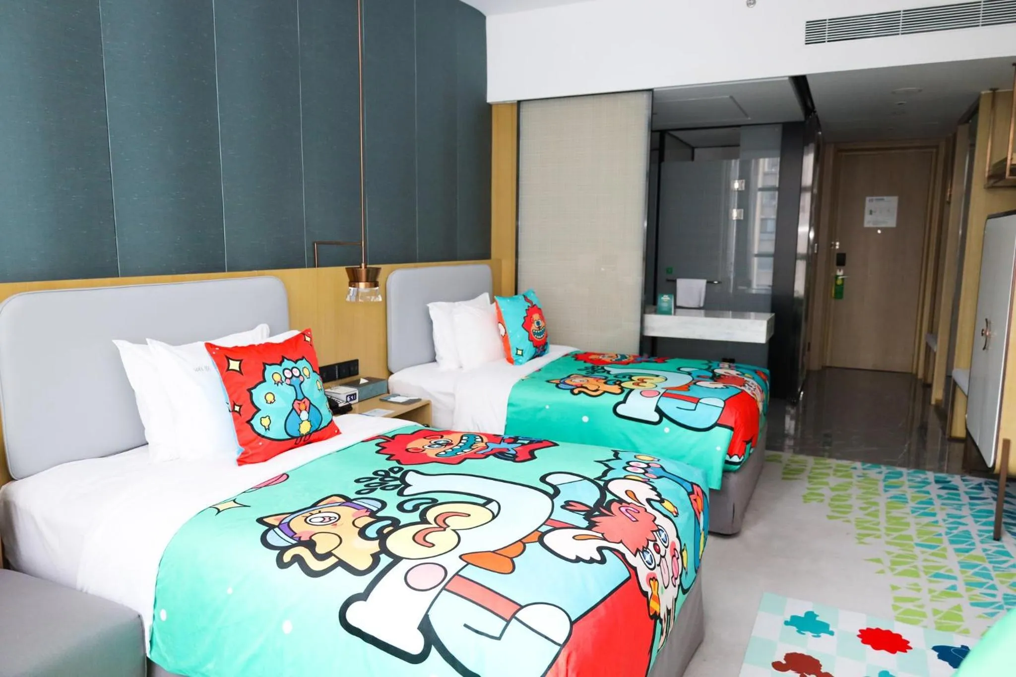 Photo of the whole room, Bed in Holiday Inn Fuyang by IHG