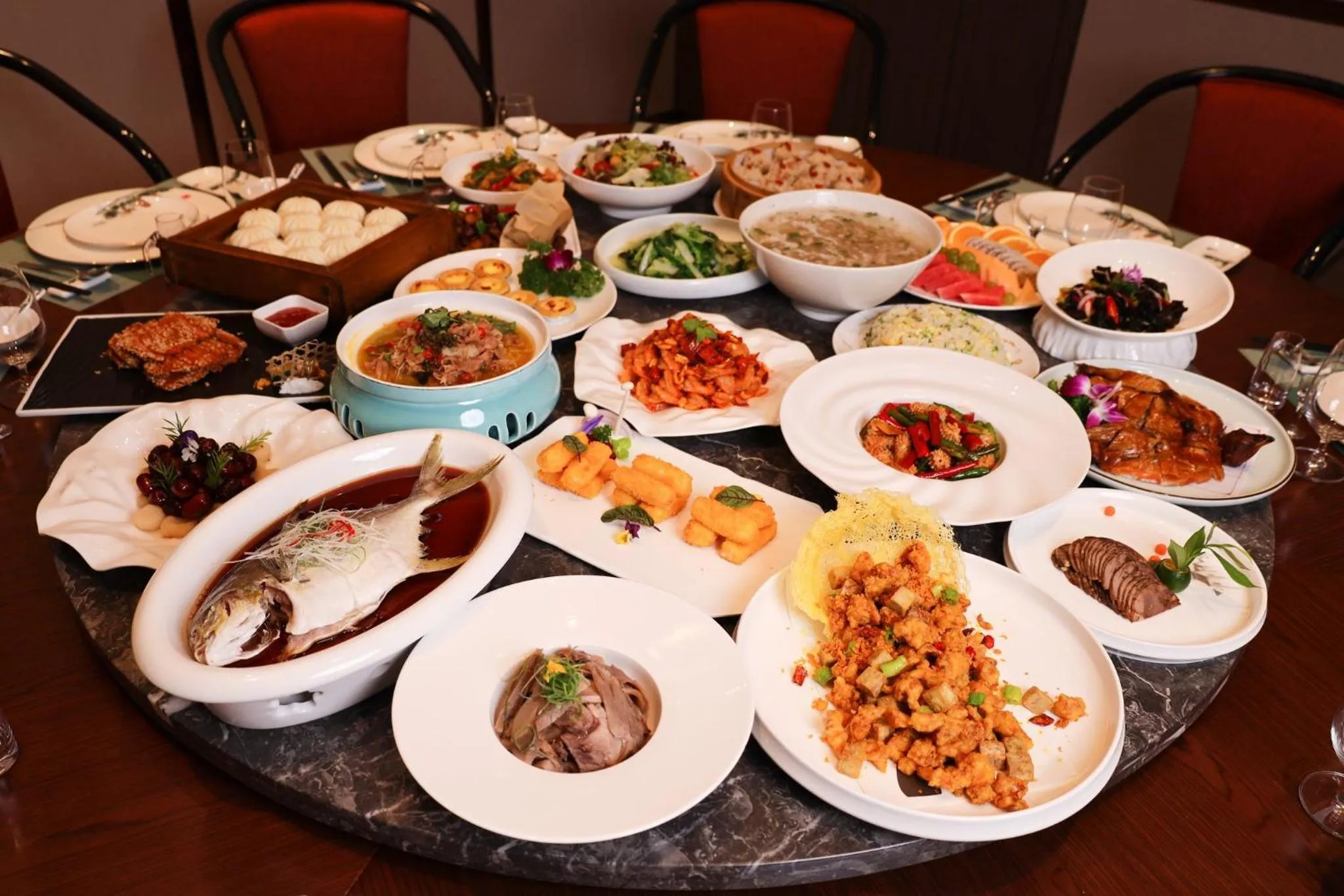 Restaurant/places to eat in Holiday Inn Fuyang by IHG