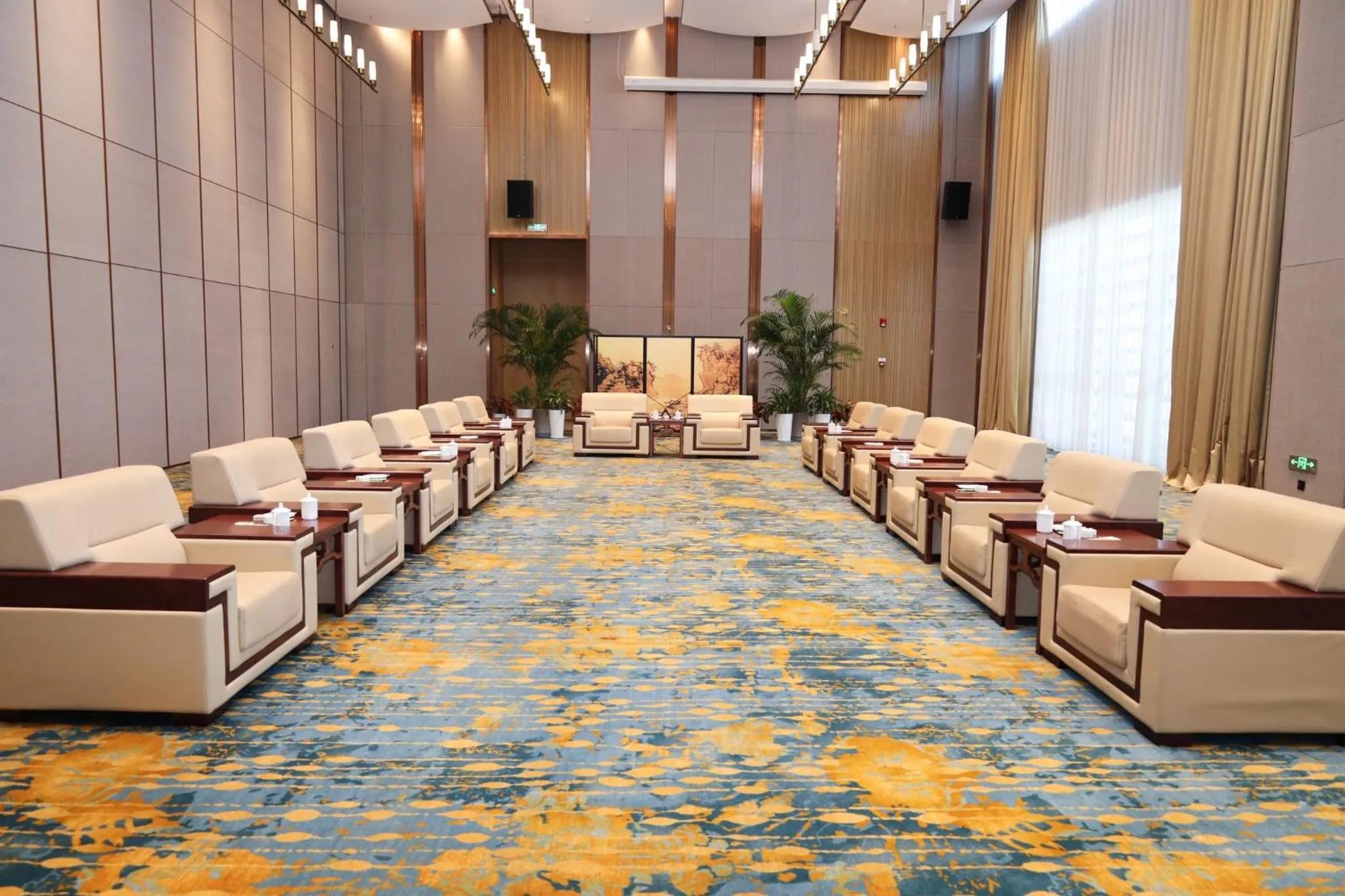 Meeting/conference room in Holiday Inn Fuyang by IHG