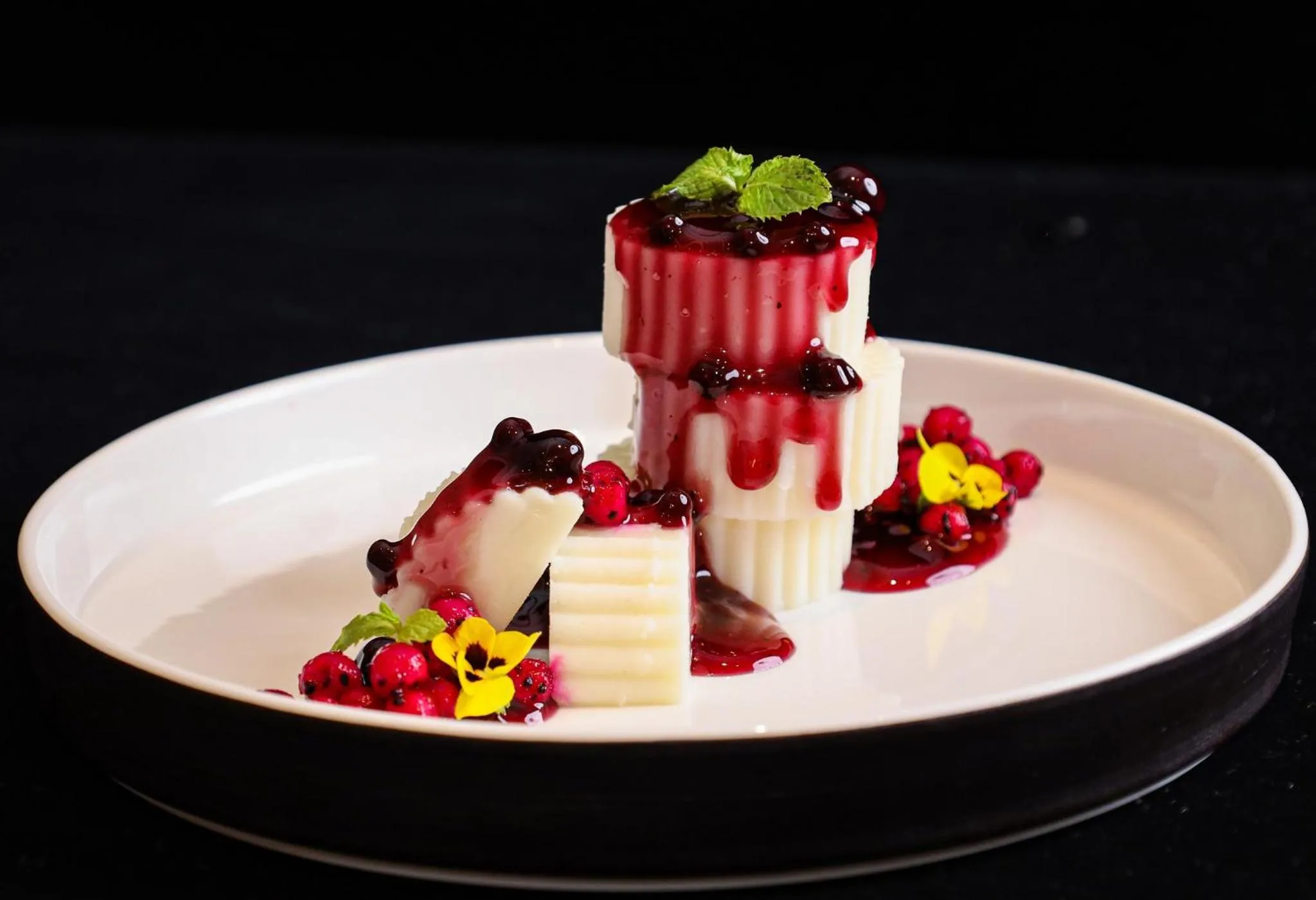 Restaurant/places to eat in Holiday Inn Fuyang by IHG