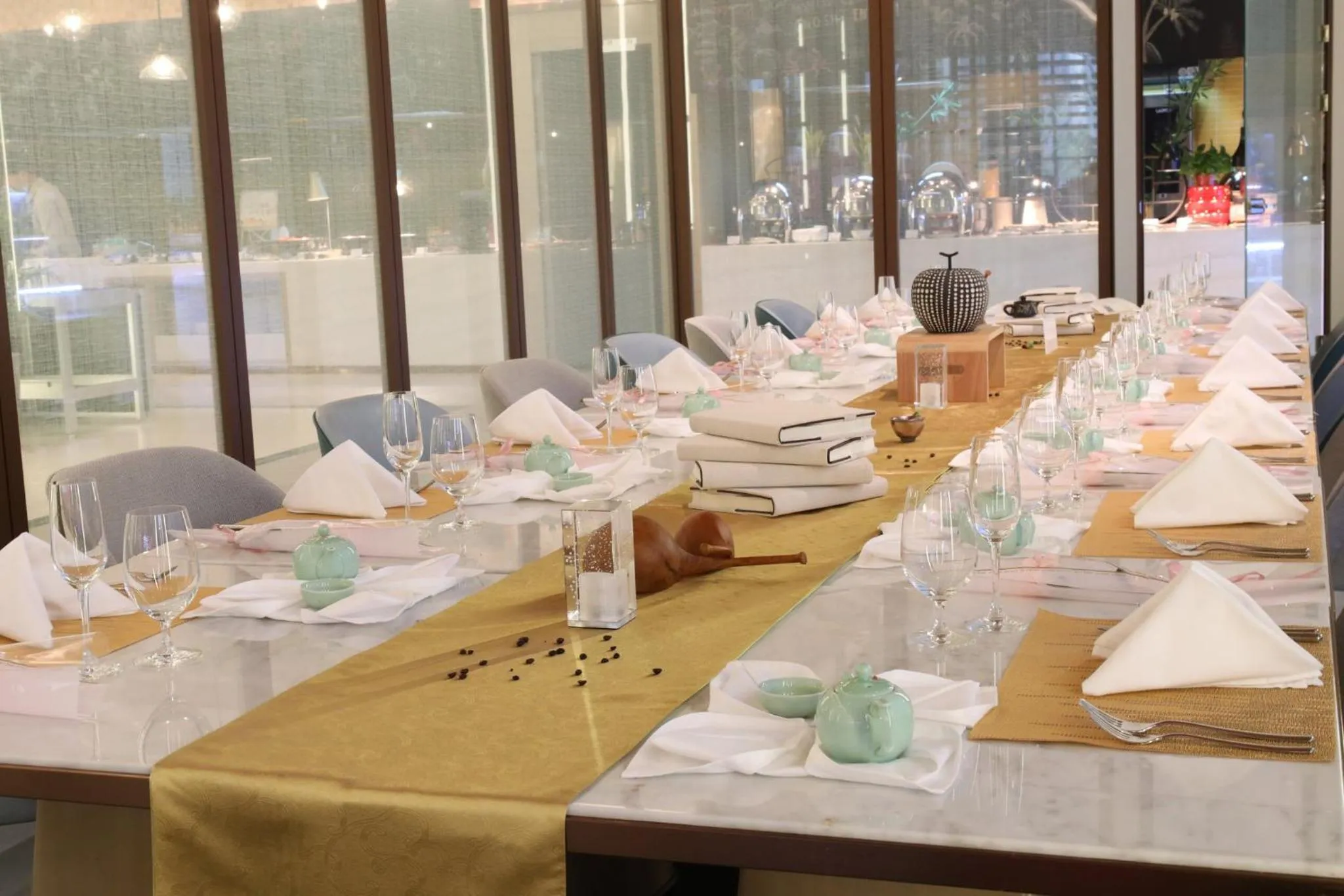 Restaurant/places to eat in Holiday Inn Fuyang by IHG