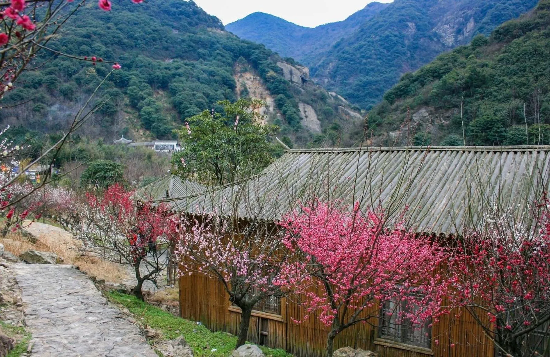Nearby landmark in HUALUXE Ningbo Harbor City
