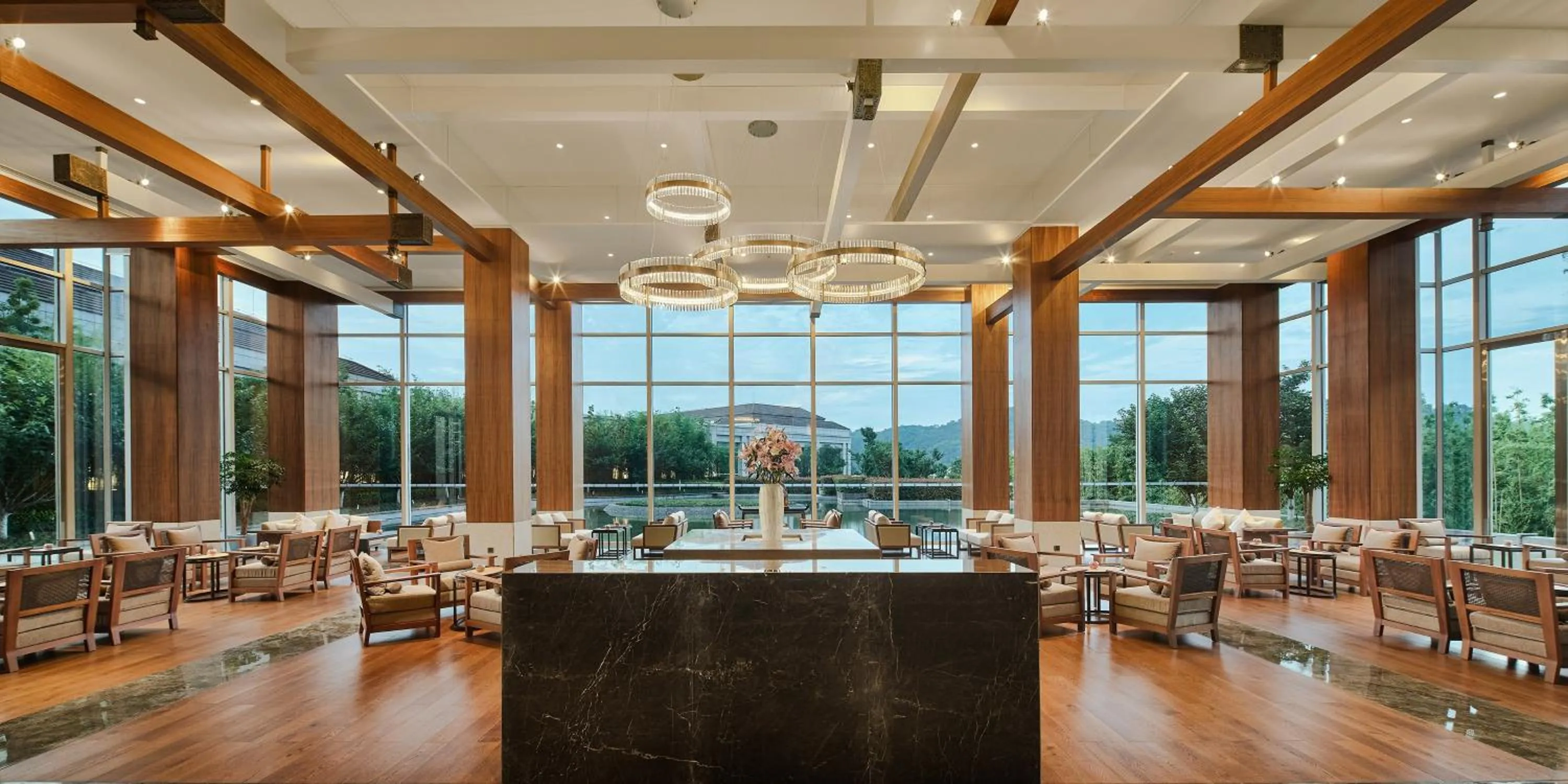 Restaurant/places to eat in HUALUXE Ningbo Harbor City