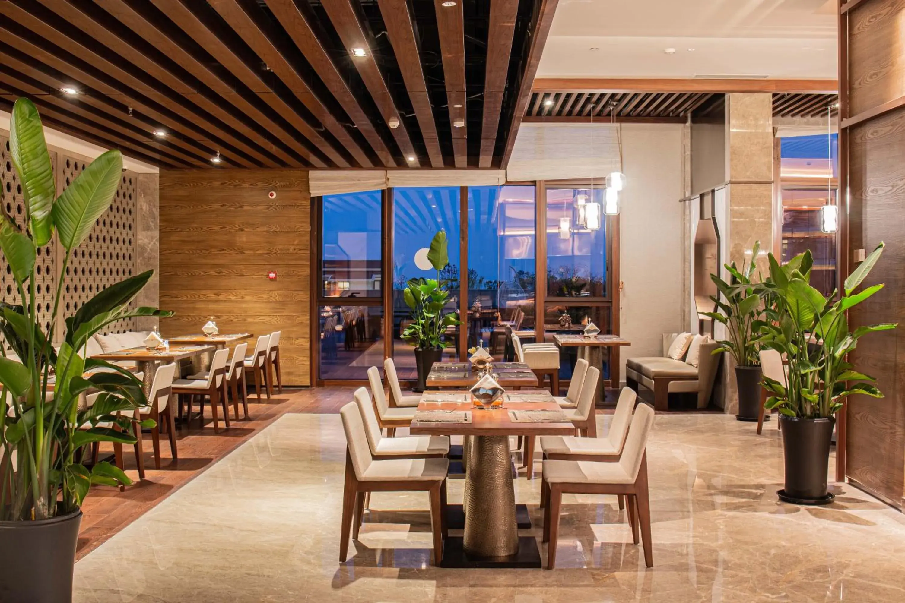 Restaurant/places to eat in HUALUXE Suzhou Bay Hot Spring Resort Restaurant/places to eat in HUALUXE Suzhou Bay Hot Spring Resort