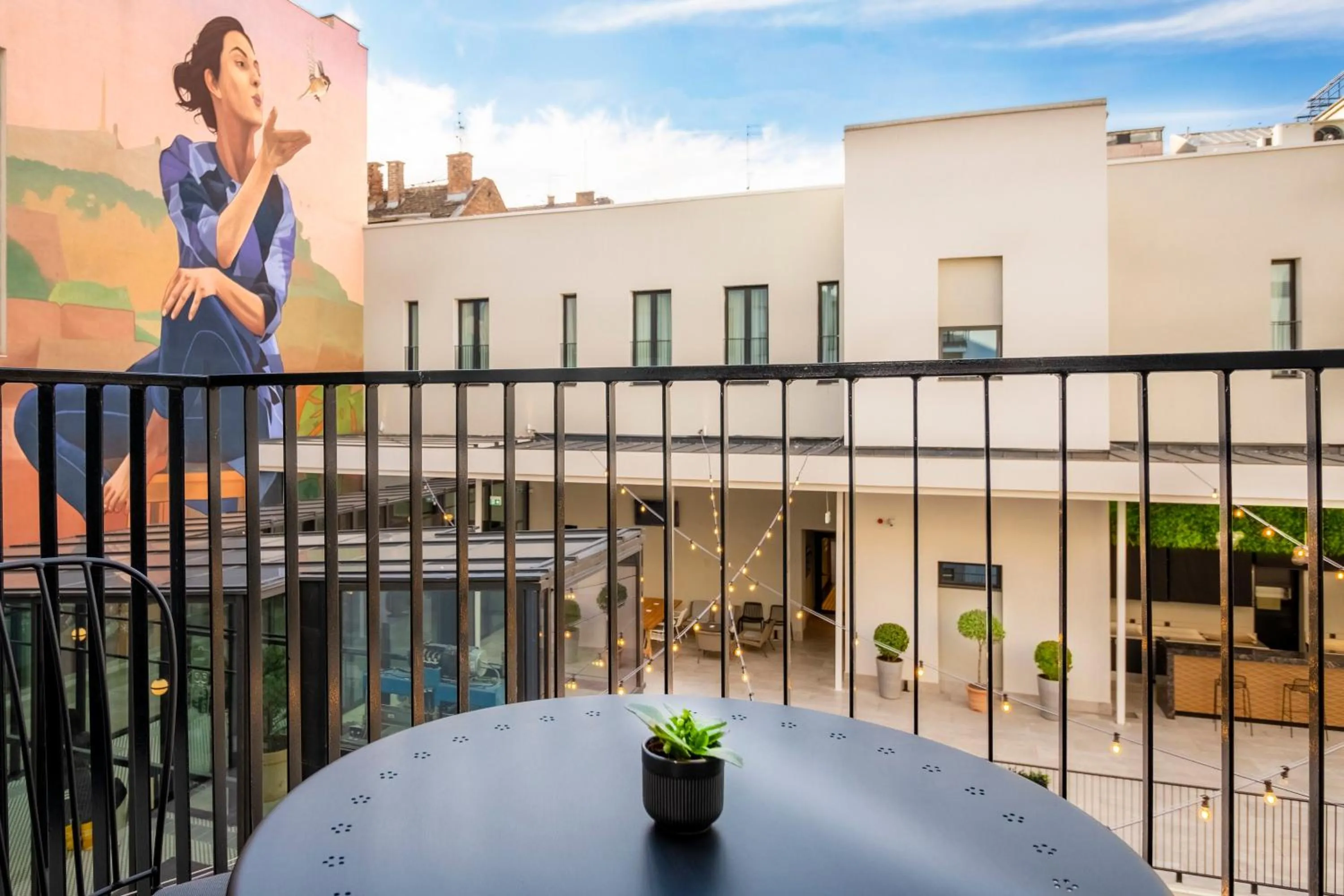 Photo of the whole room in Hotel Indigo Belgrade by IHG