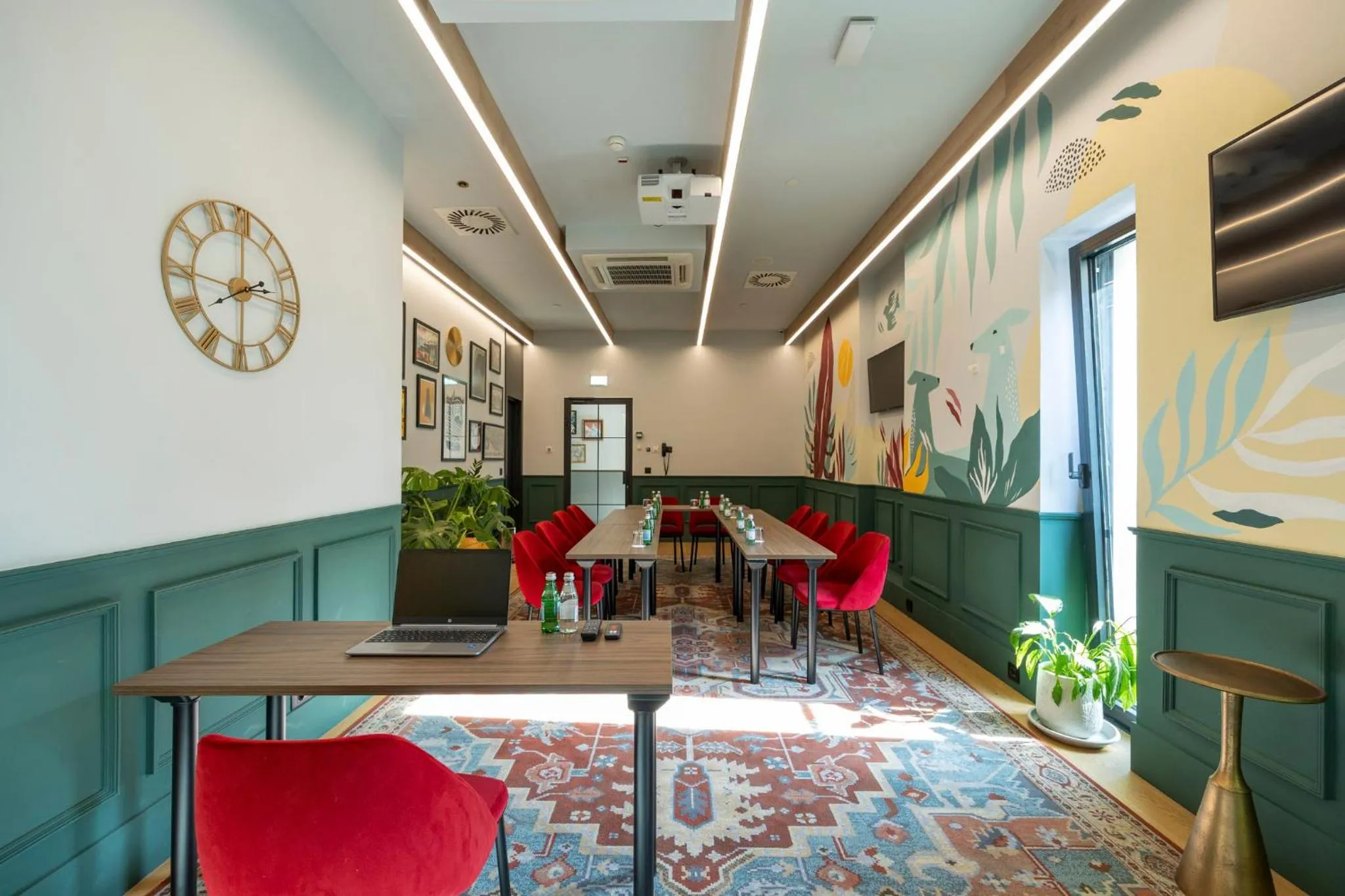 Meeting/conference room in Hotel Indigo Belgrade by IHG