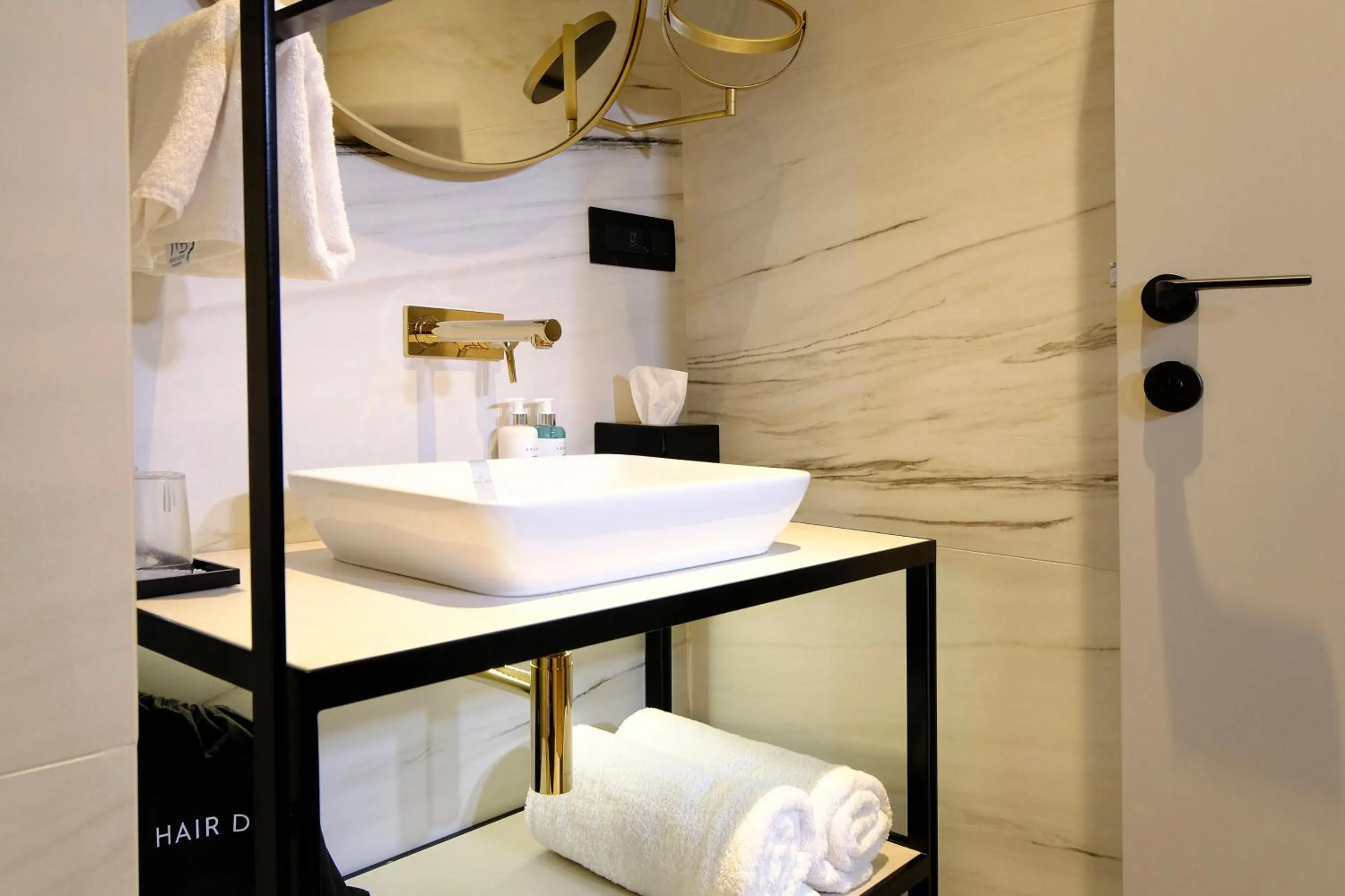 Photo of the whole room in Hotel Indigo Belgrade by IHG