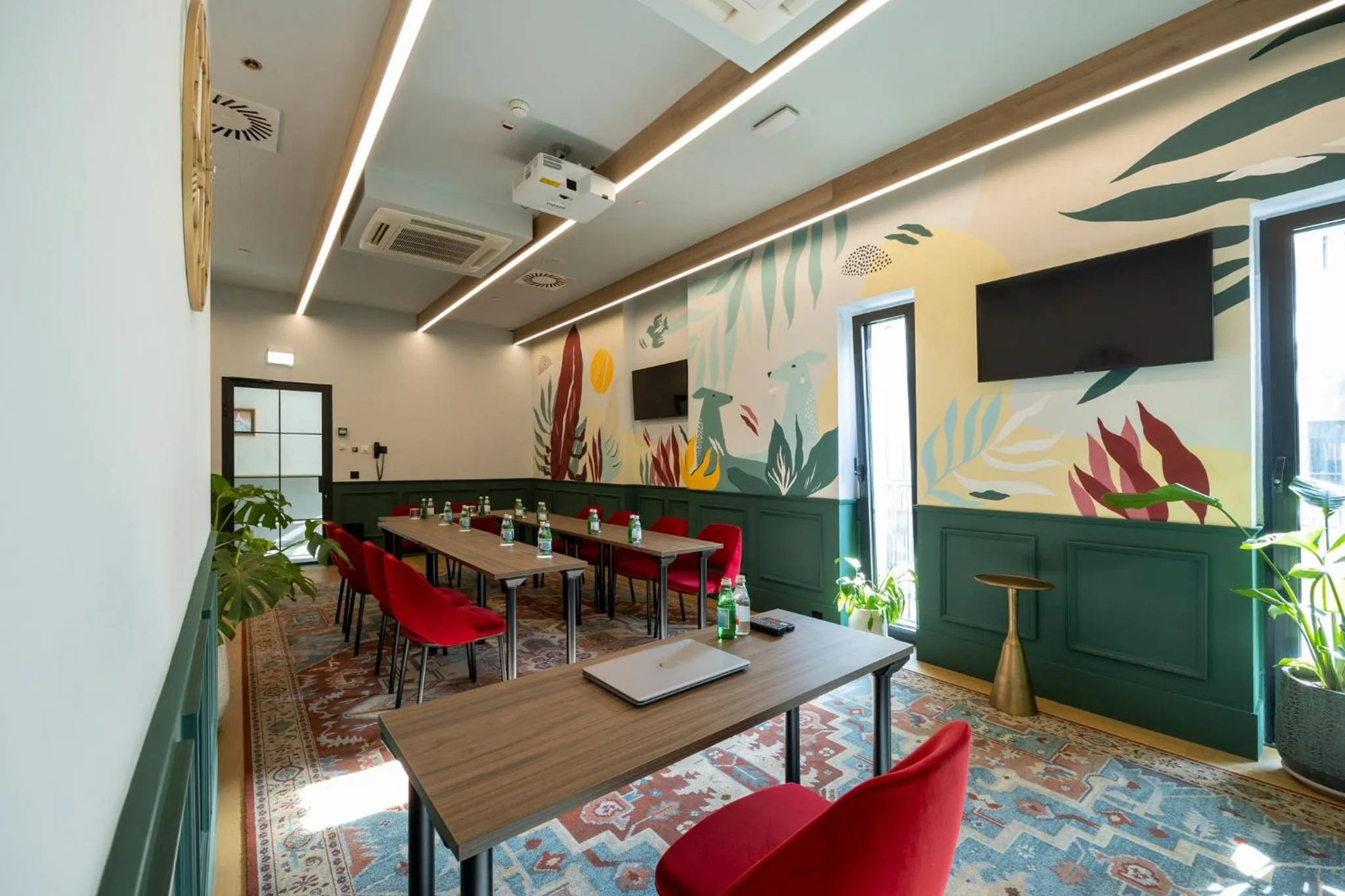 Meeting/conference room in Hotel Indigo Belgrade by IHG