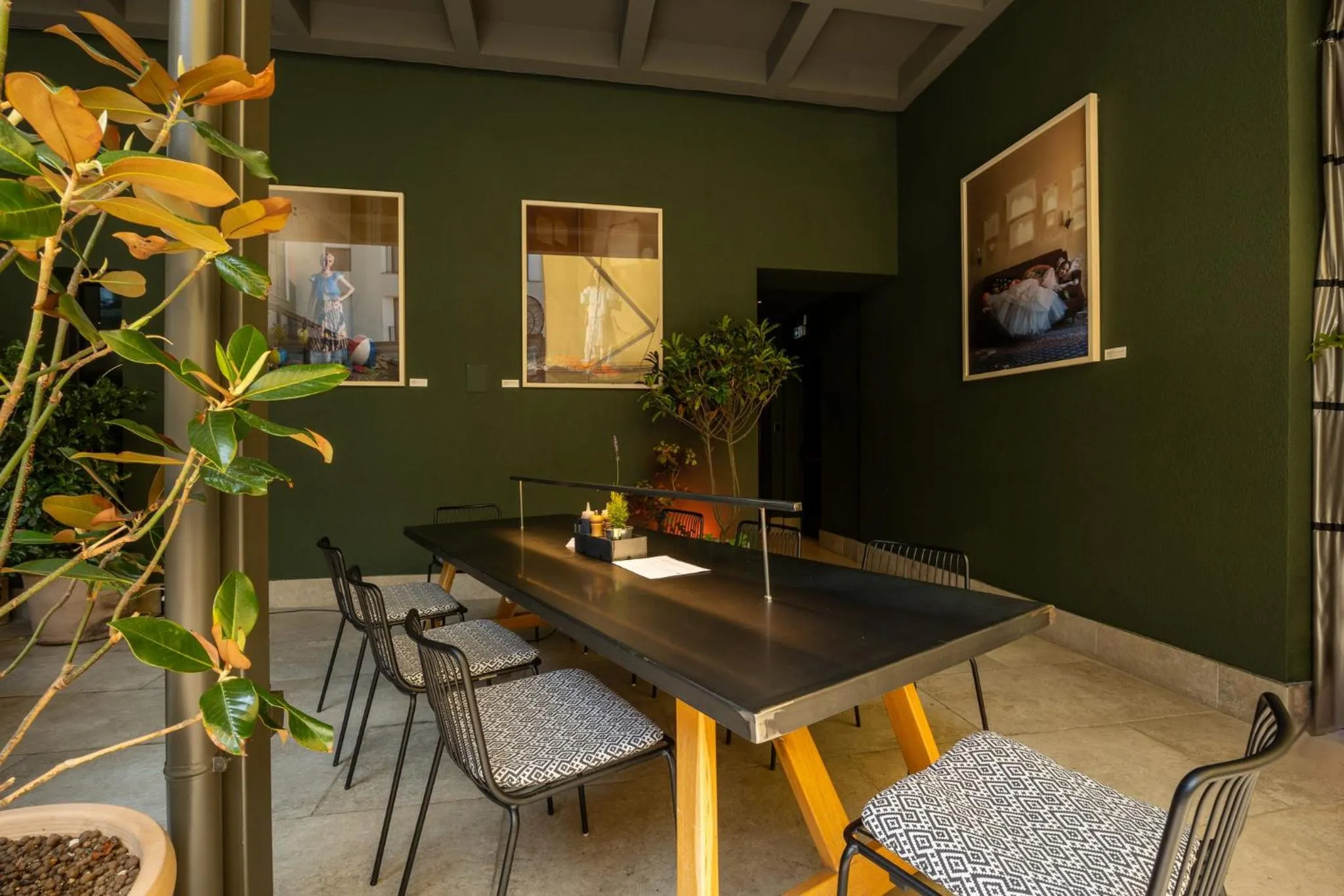 Restaurant/places to eat in Hotel Indigo Belgrade by IHG