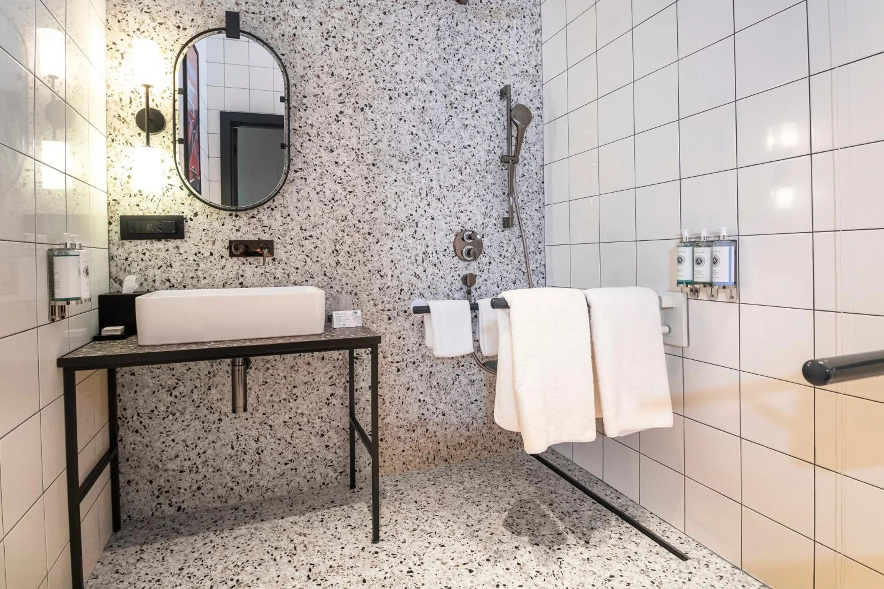 Photo of the whole room in Hotel Indigo Belgrade by IHG