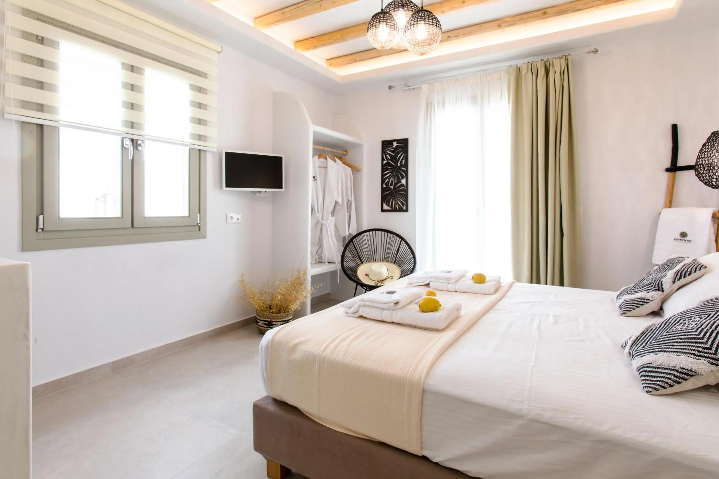 Lemonia Suites