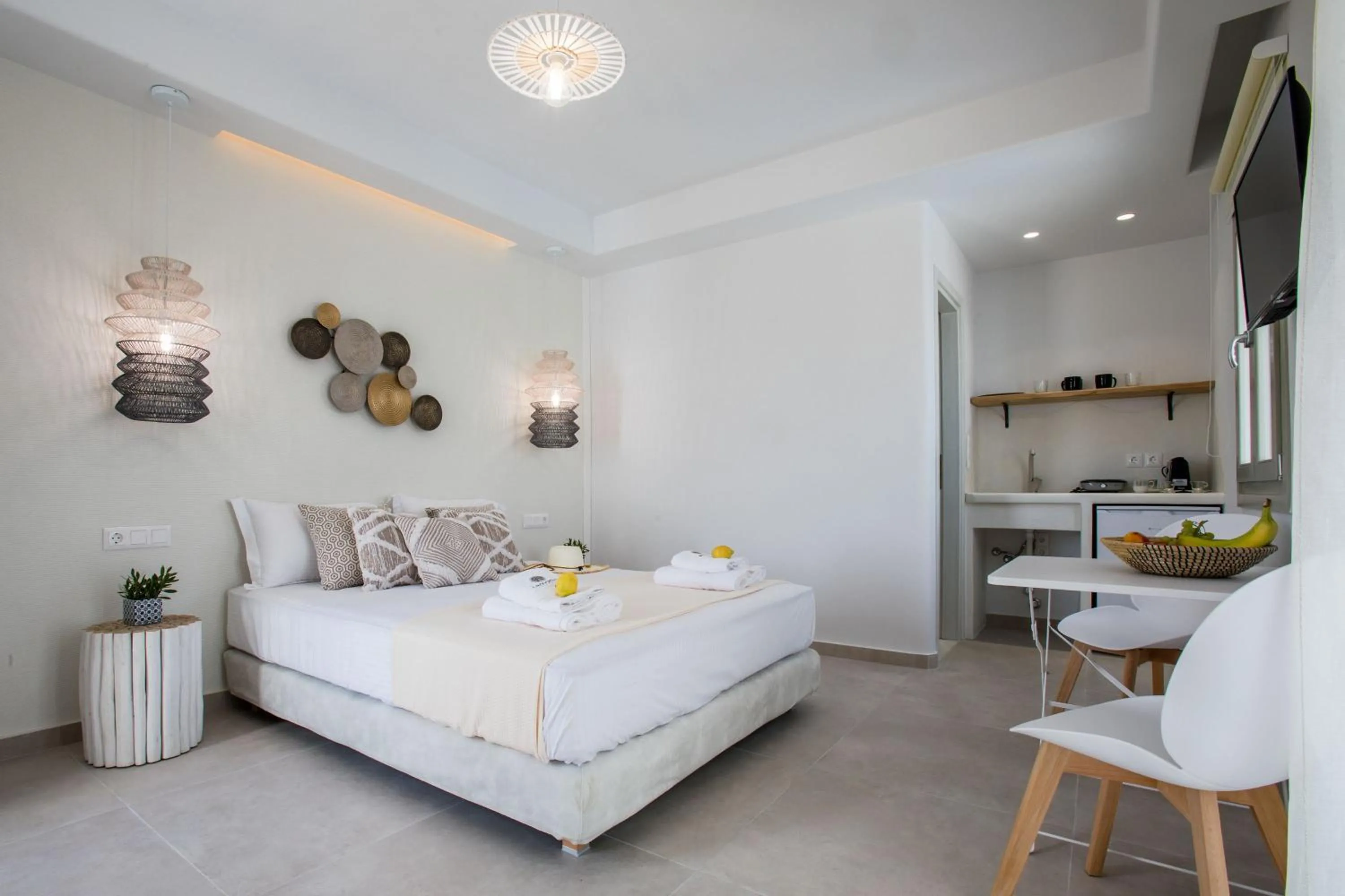 Lemonia Suites