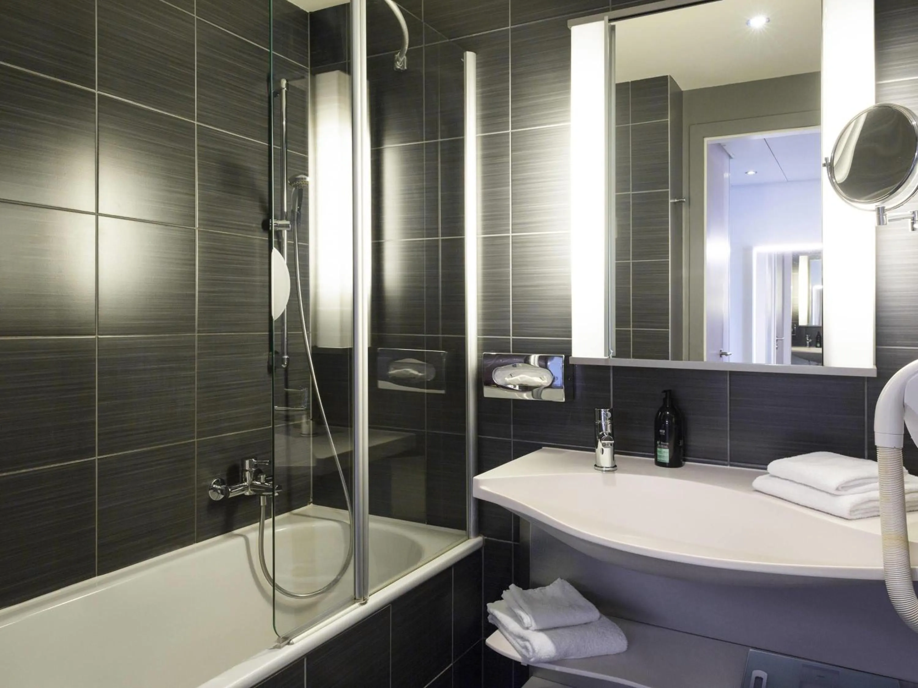 Bedroom in Aparthotel Adagio Basel City