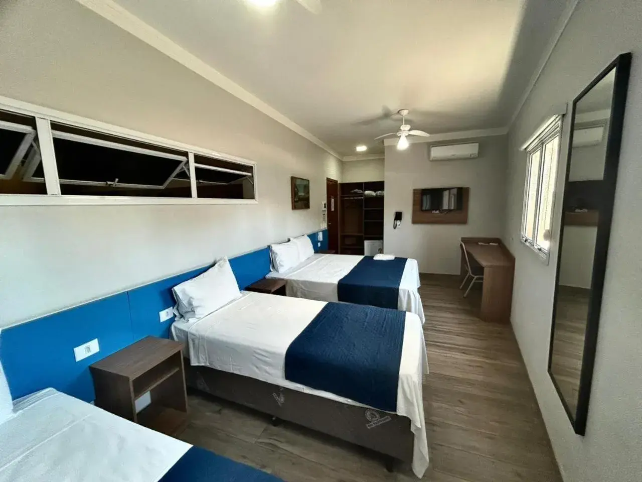 Comfort Quadruple Room in Vinds Economic Hotel Comfort Quadruple Room in Vinds Economic Hotel