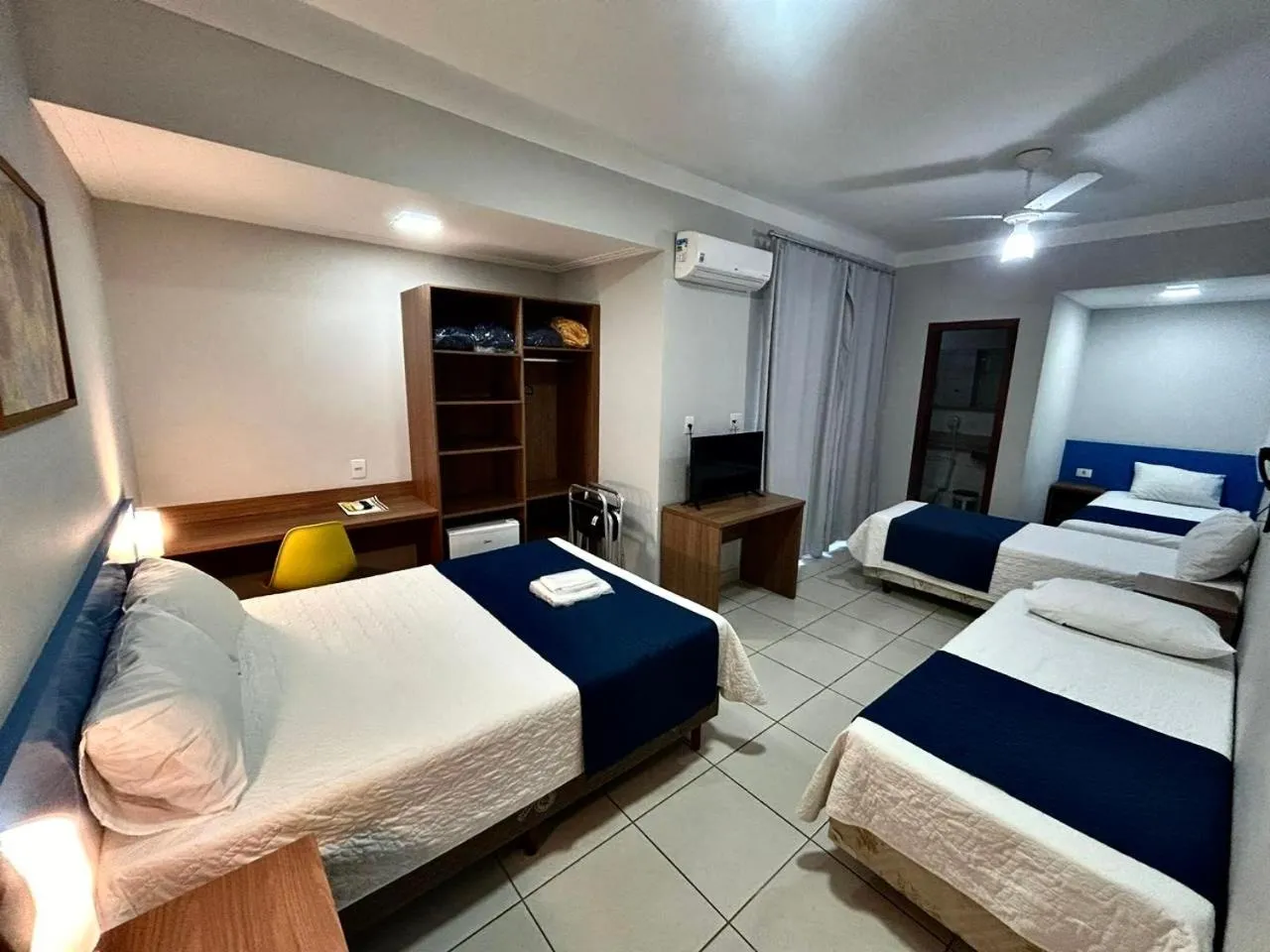 Bed in Vinds Economic Hotel