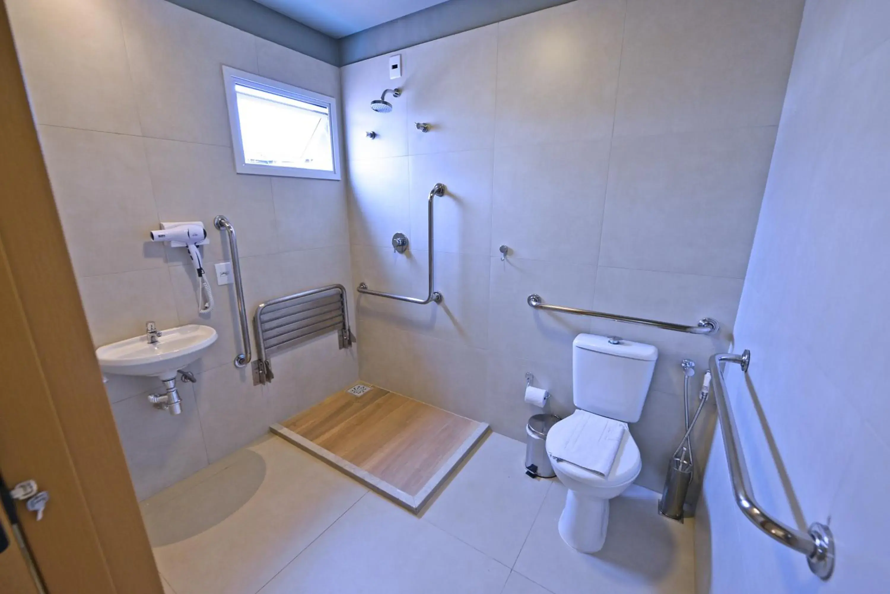 Double or Twin Room - Disability Access in Vinds Economic Hotel Double or Twin Room - Disability Access in Vinds Economic Hotel