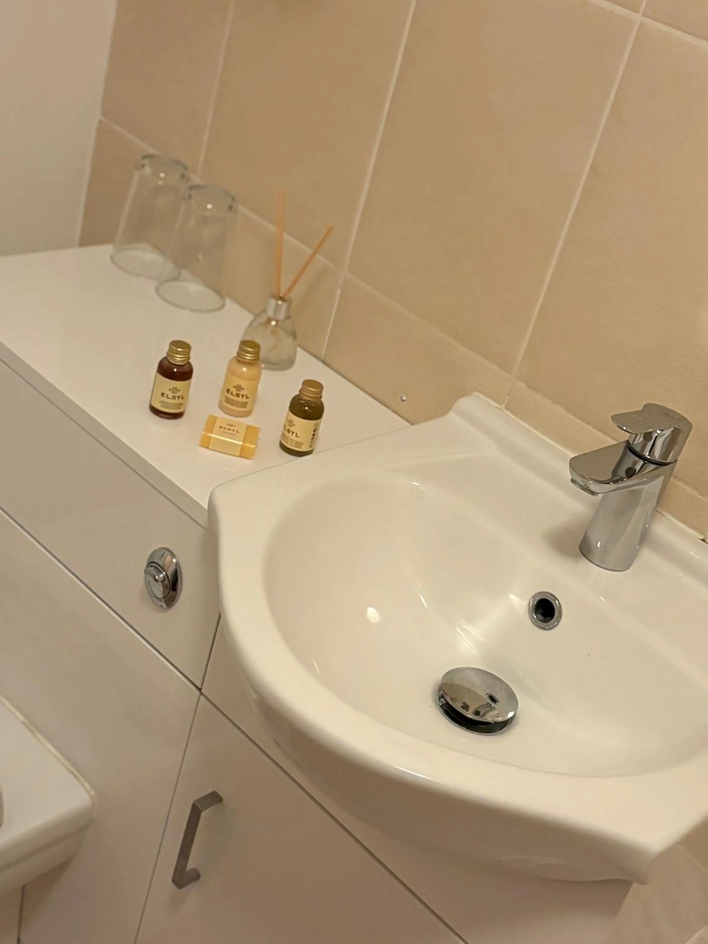 Twin Room in Masons Arms
