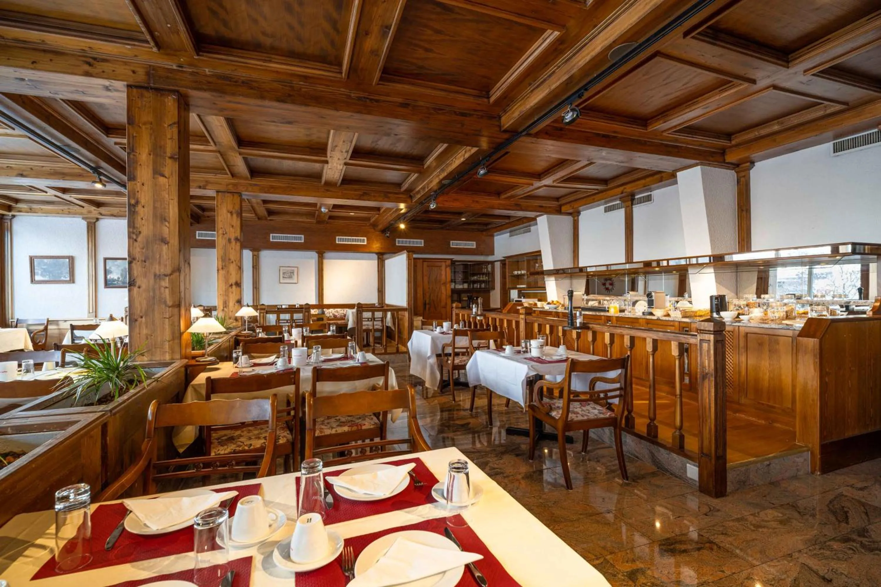 Breakfast in Grichting Hotel & Serviced Apartments