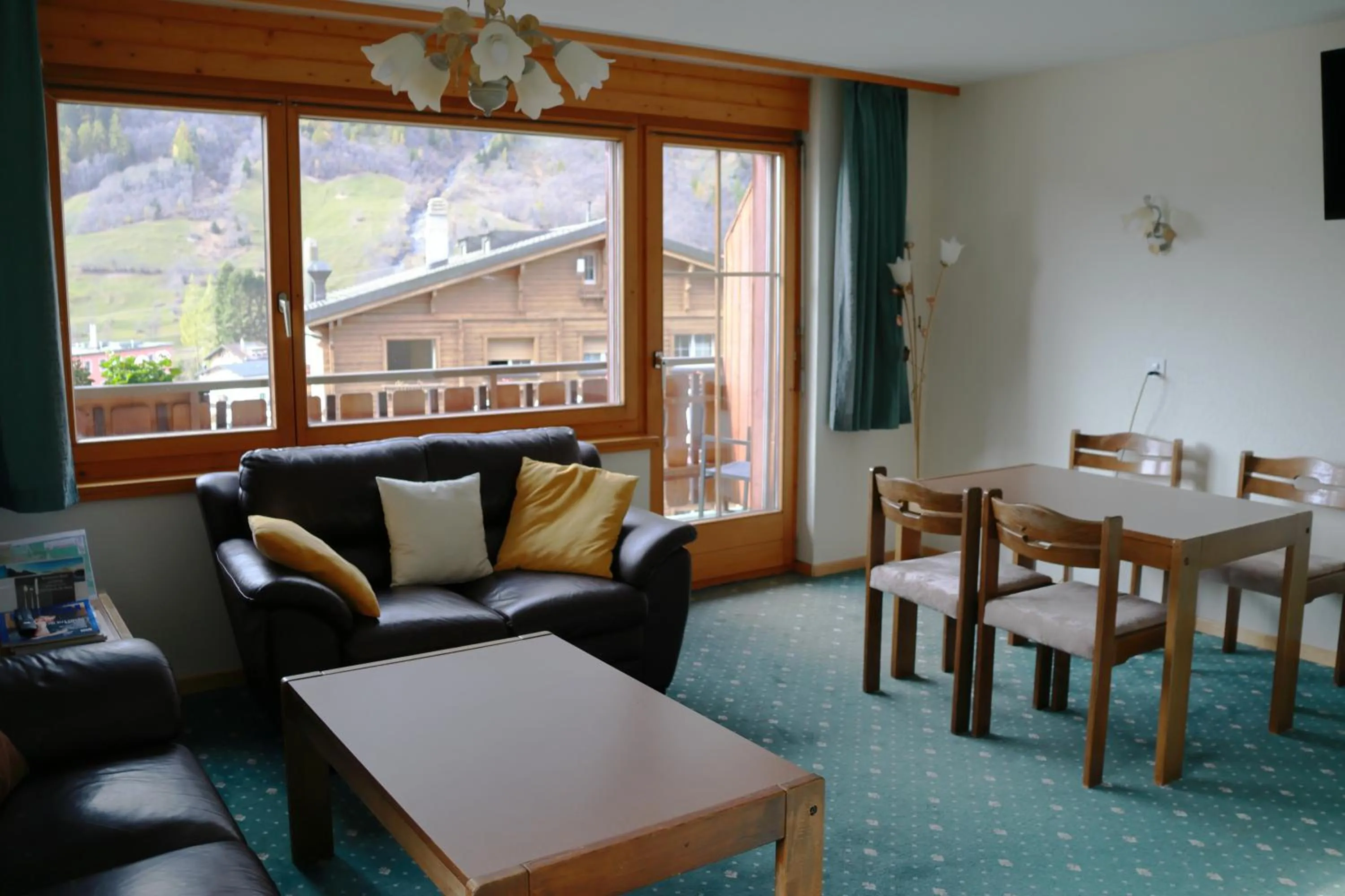 TV and multimedia in Grichting Hotel & Serviced Apartments