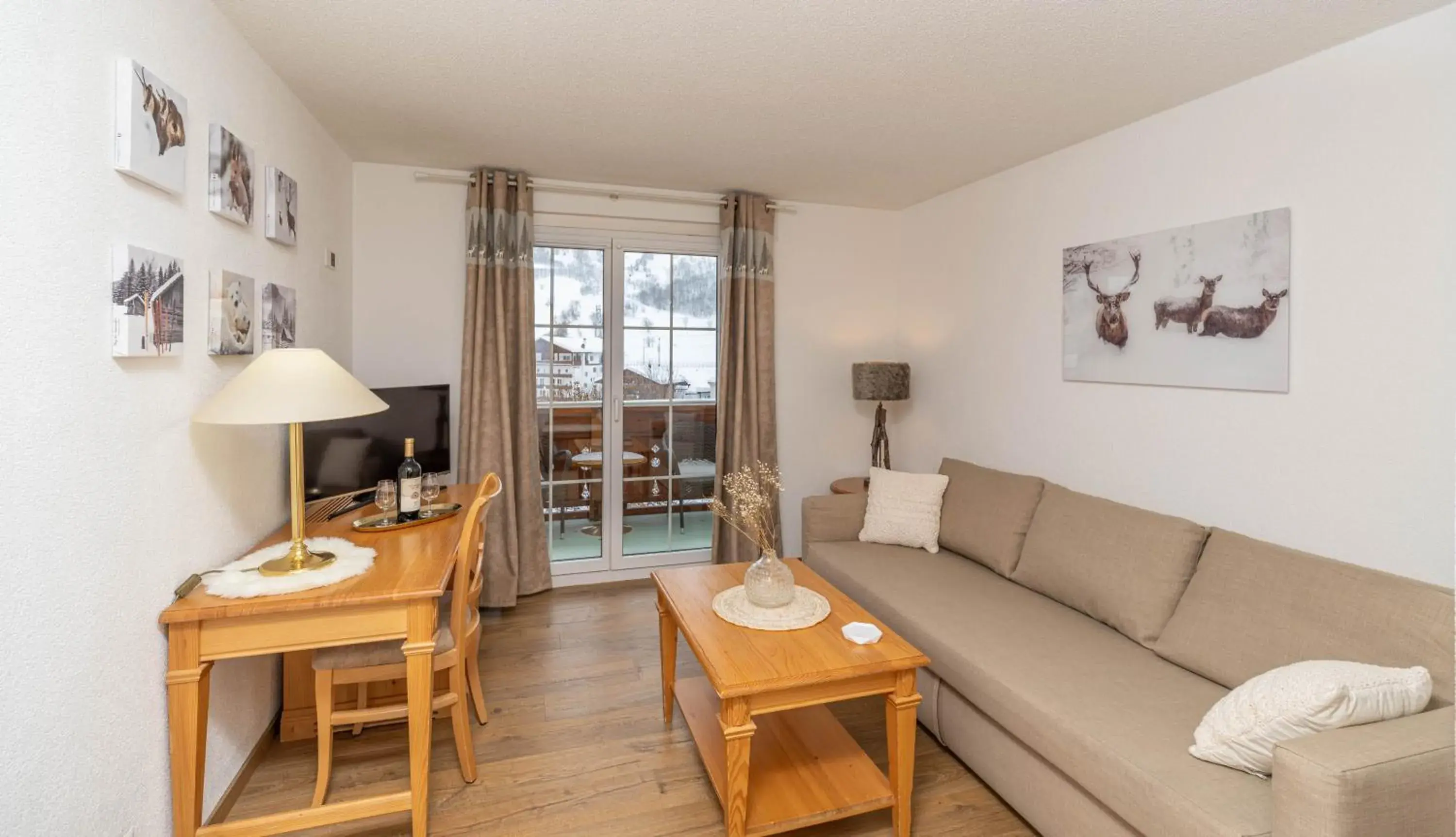 Living room in Grichting Hotel & Serviced Apartments Living room in Grichting Hotel & Serviced Apartments