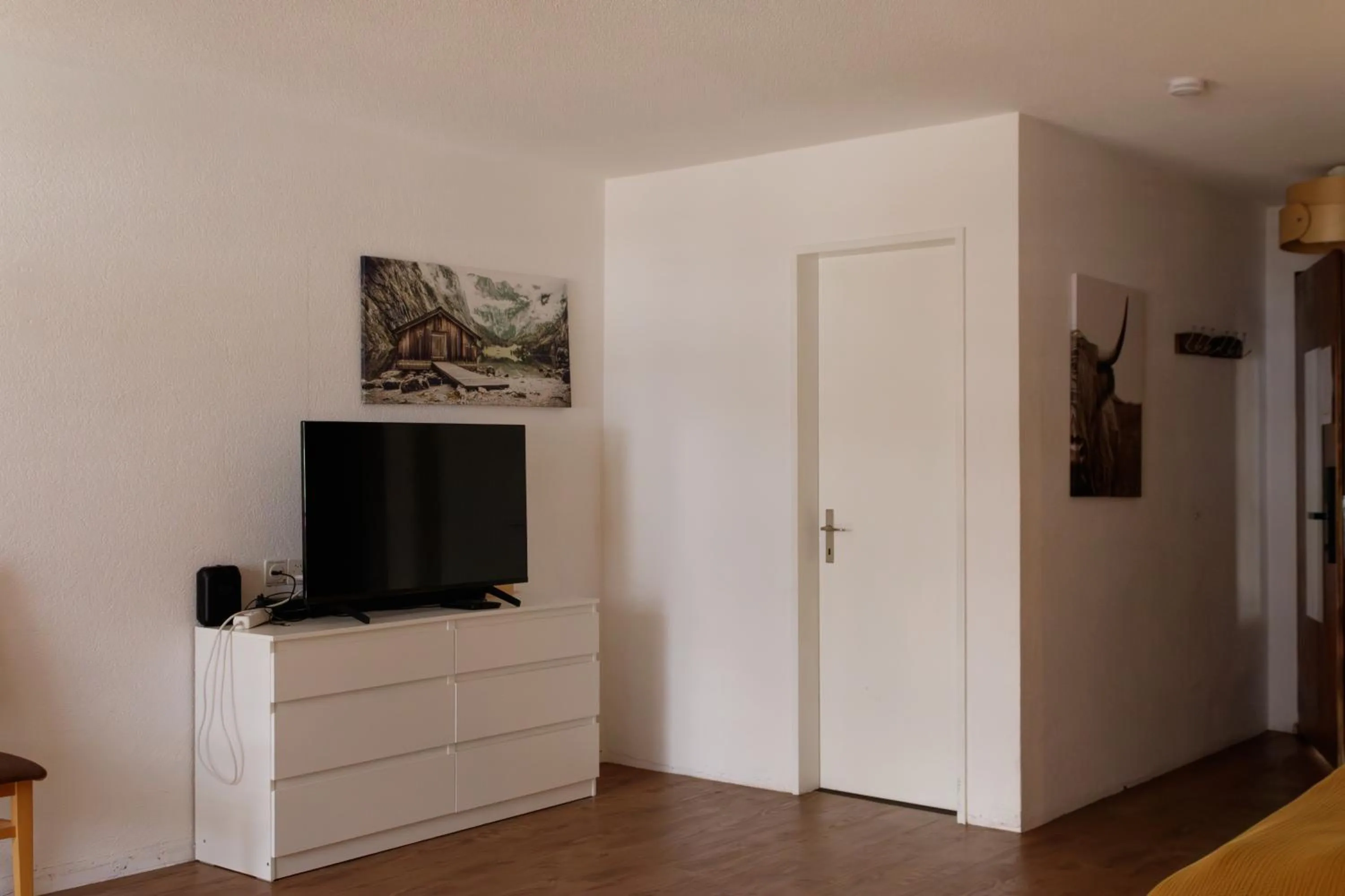 TV and multimedia in Grichting Hotel & Serviced Apartments