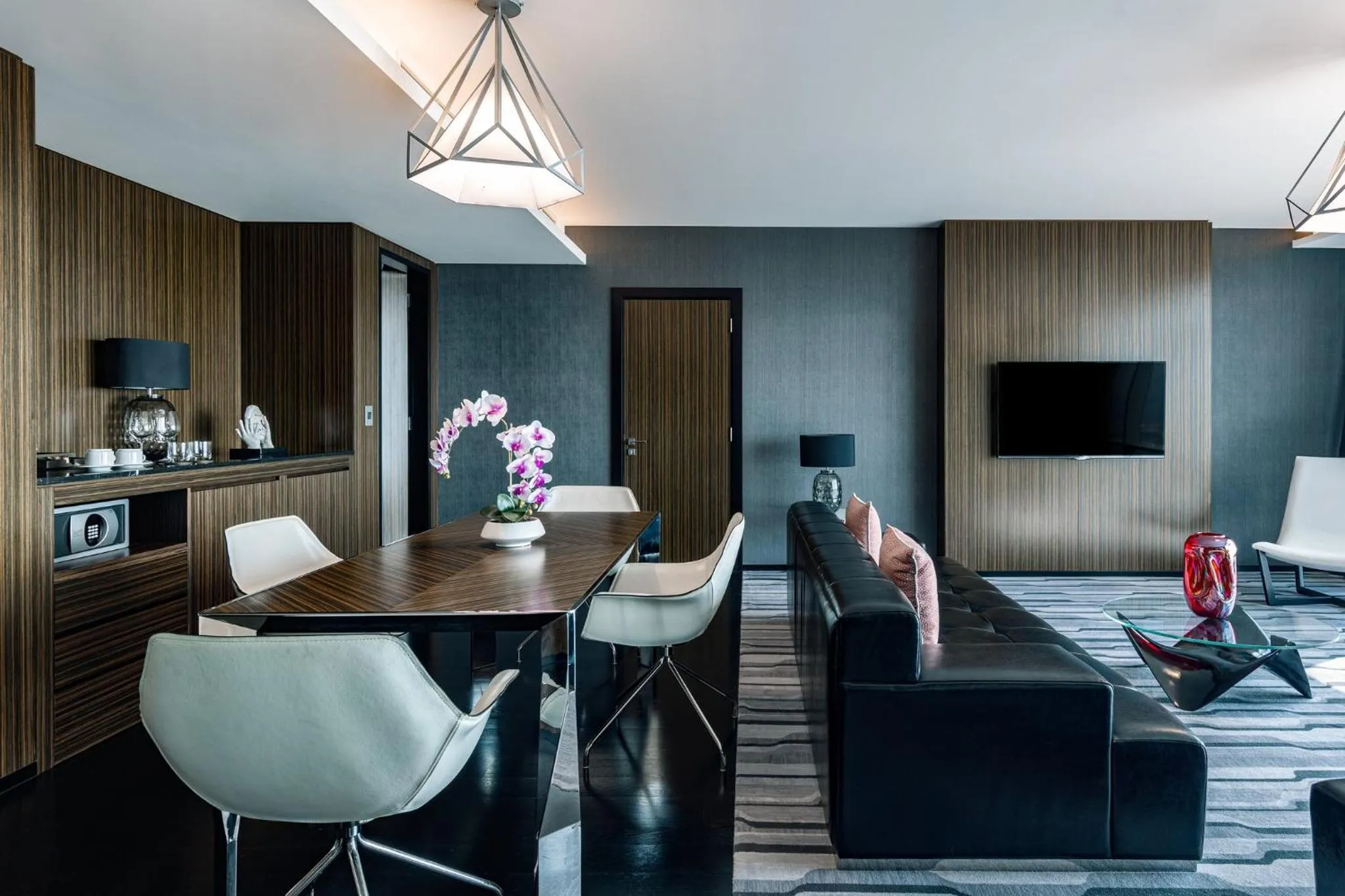 Photo of the whole room in InterContinental Luanda Miramar by IHG