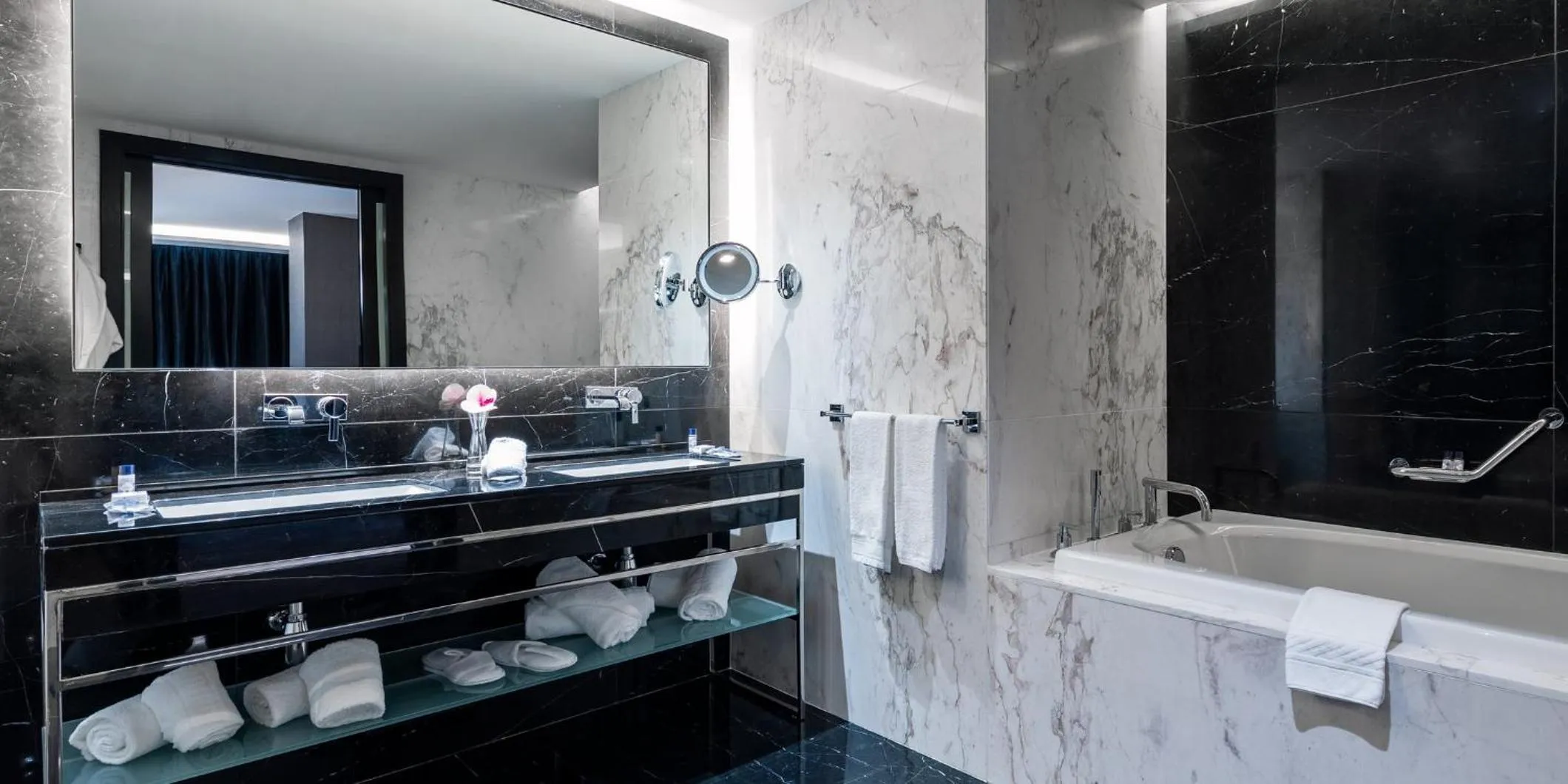 Photo of the whole room in InterContinental Luanda Miramar by IHG