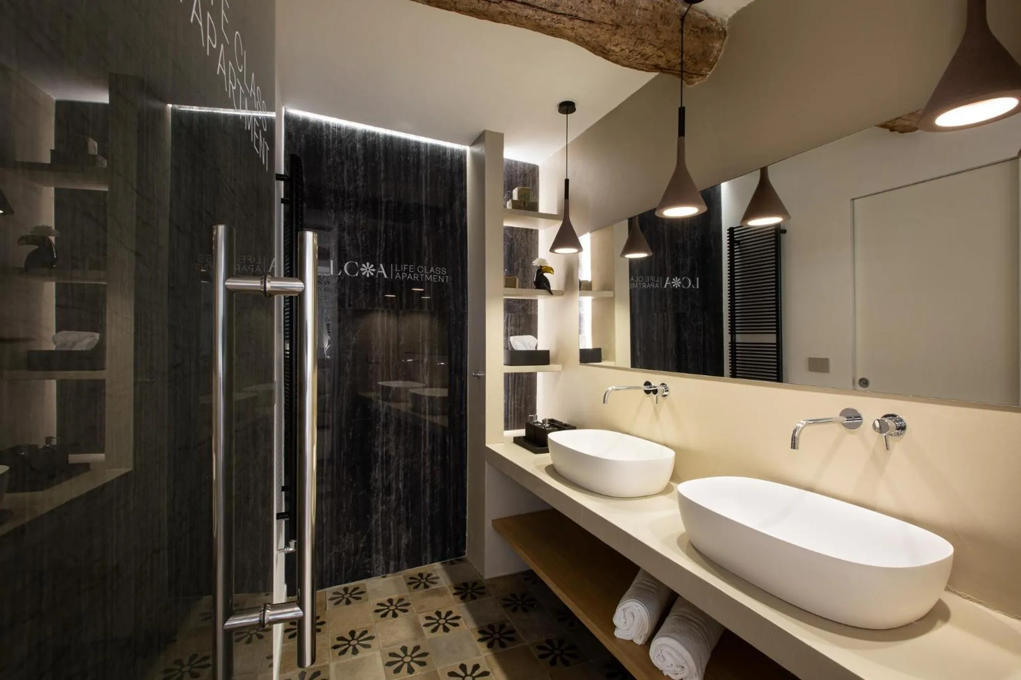 Life Class Apartment