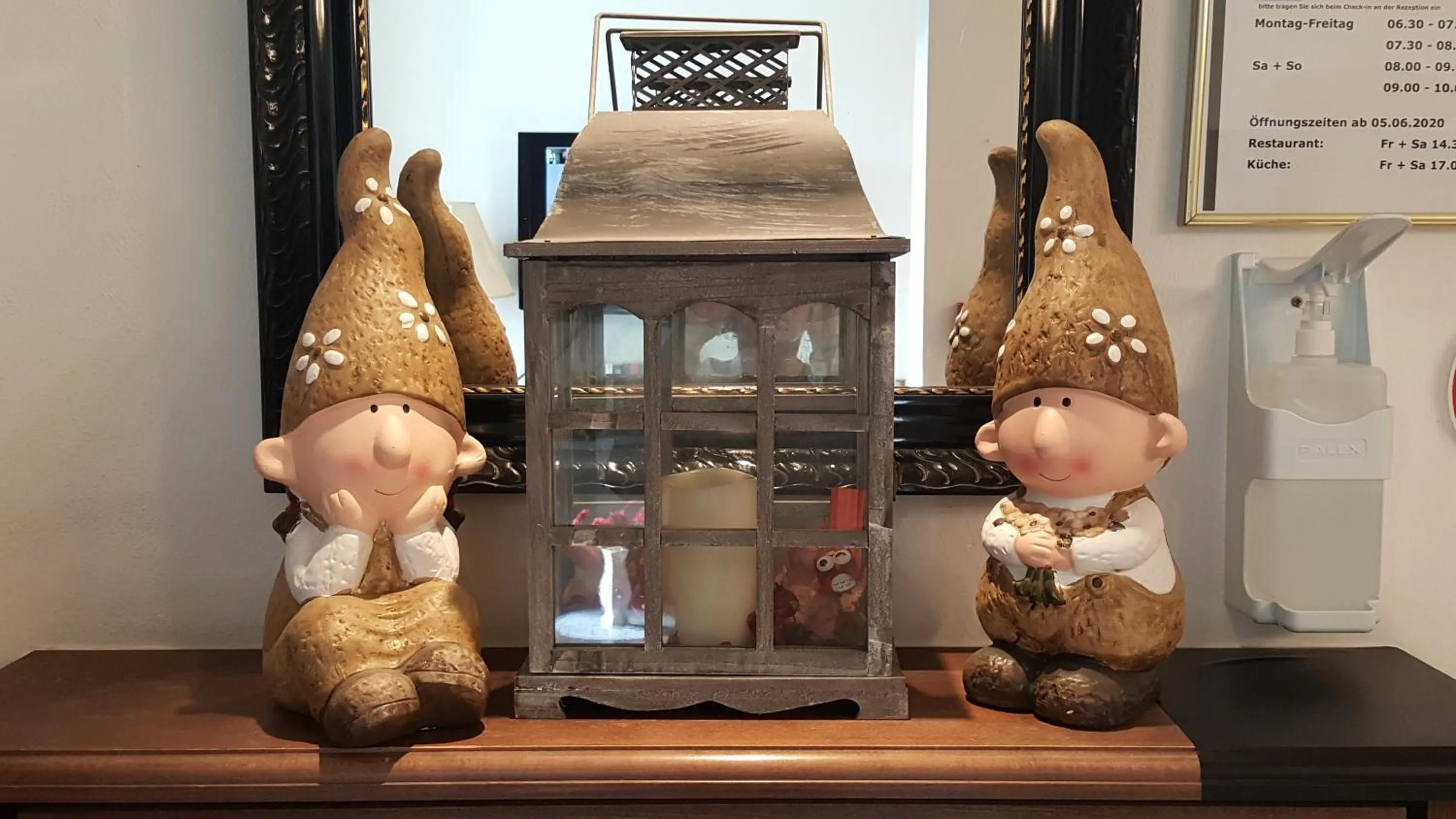 Lobby or reception in Hotel Goldener Adler Garni