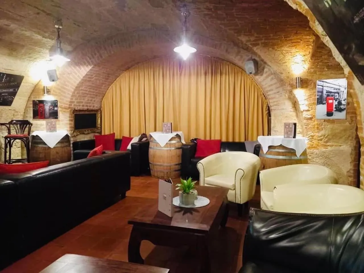 Lounge or bar in Hotel Goldener Adler Garni