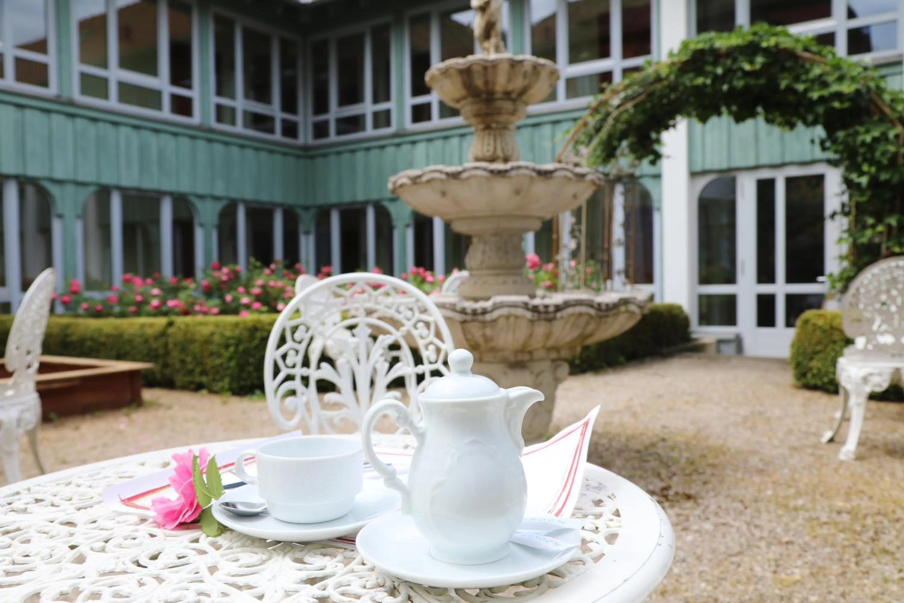 Patio in Hotel Goldener Adler Garni
