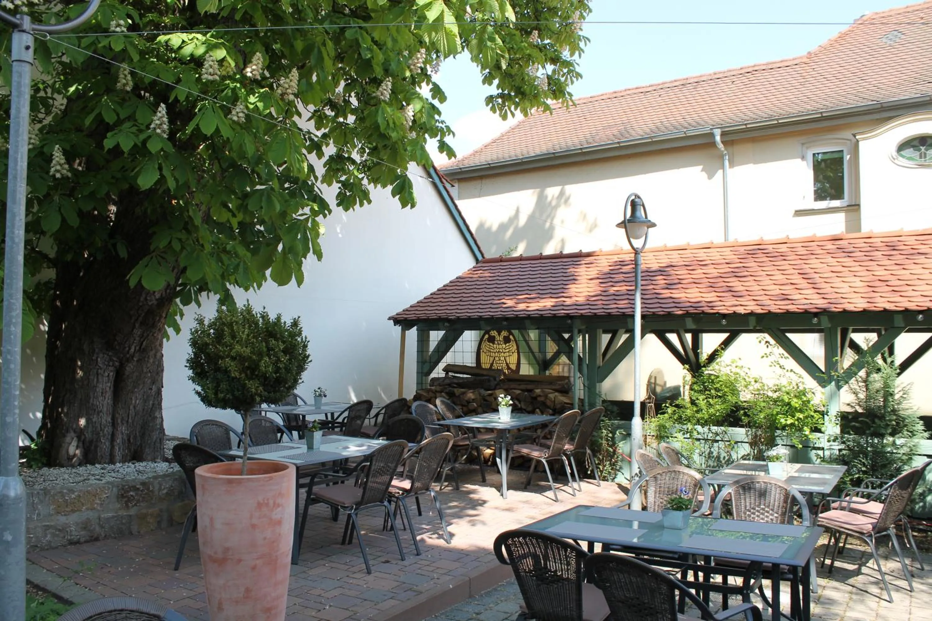 Patio in Hotel Goldener Adler Garni