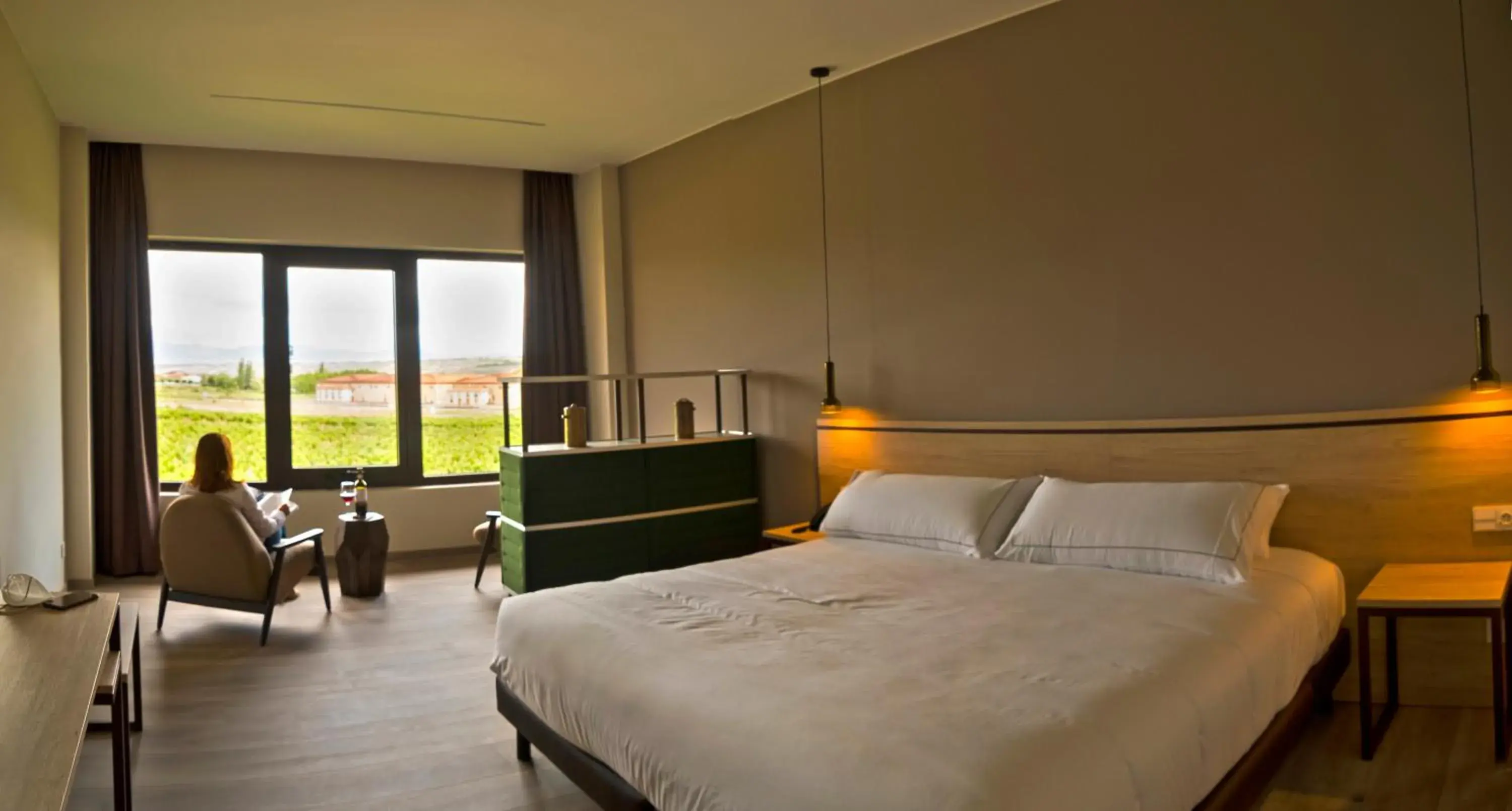 Superior Suite in Hotel Bodega FyA - GRUPO PIÉROLA Superior Suite in Hotel Bodega FyA - GRUPO PIÉROLA