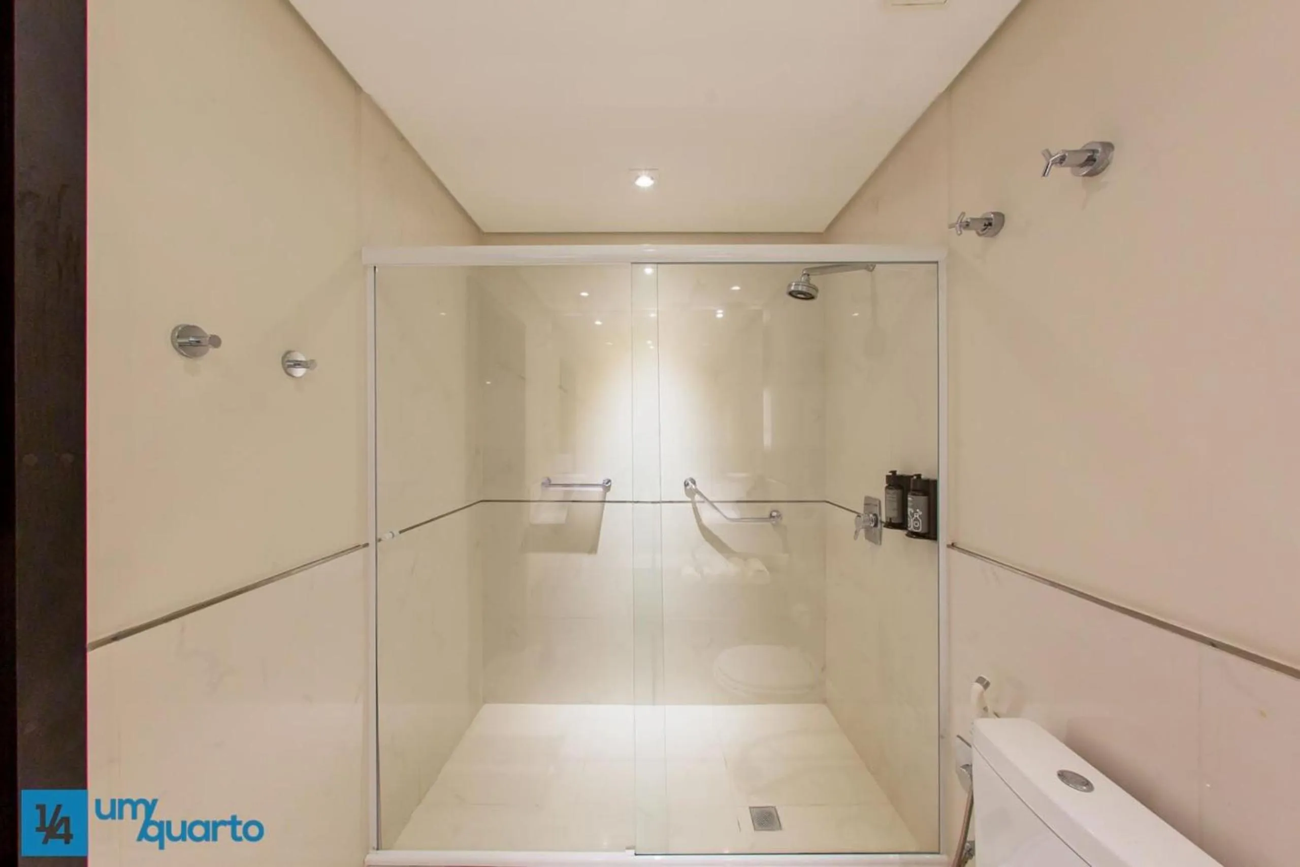 Bathroom in Manhattan Floor