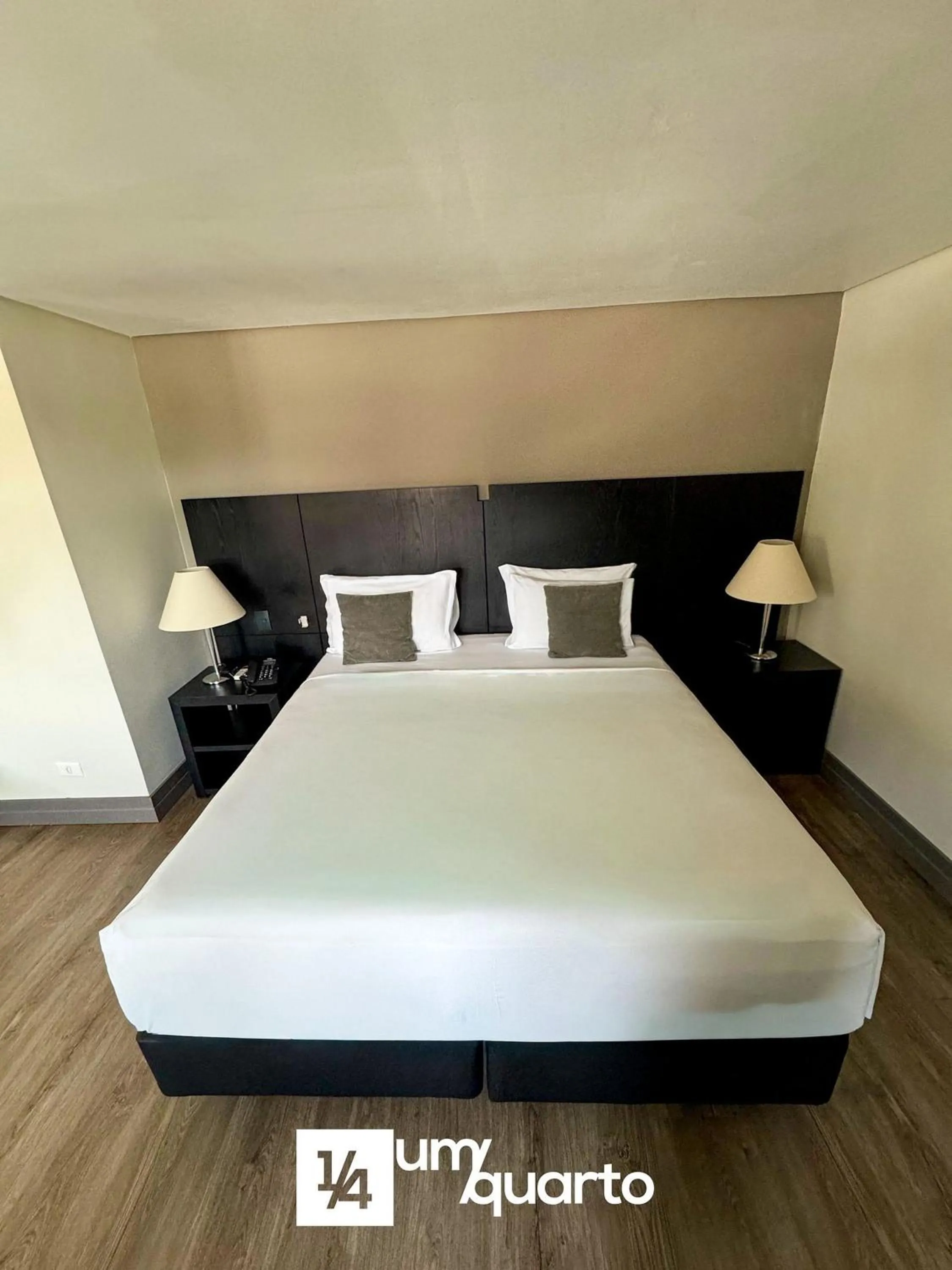 Bed in Manhattan Floor