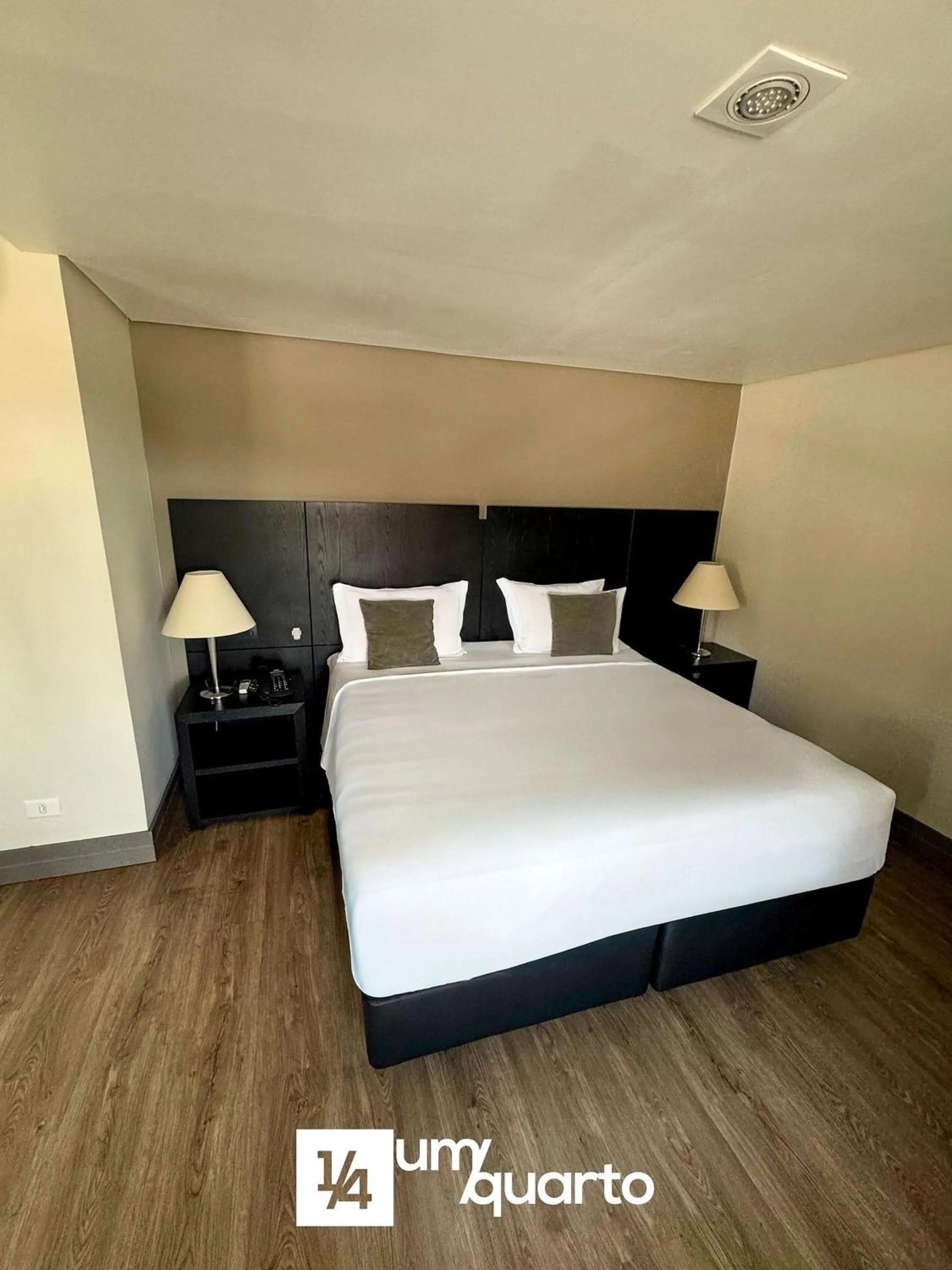 Bed in Manhattan Floor