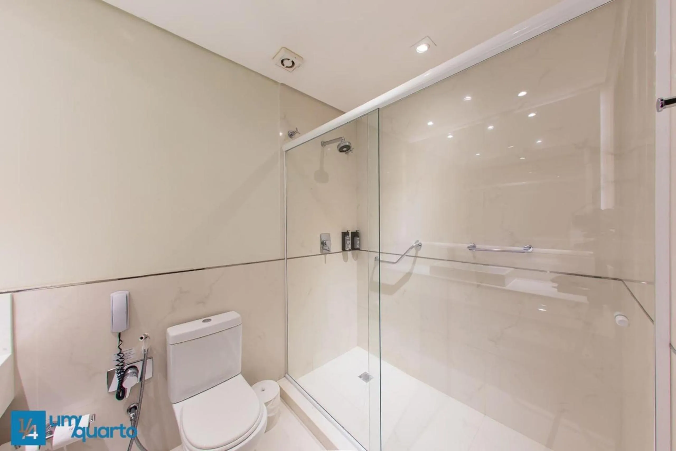 Bathroom in Manhattan Floor