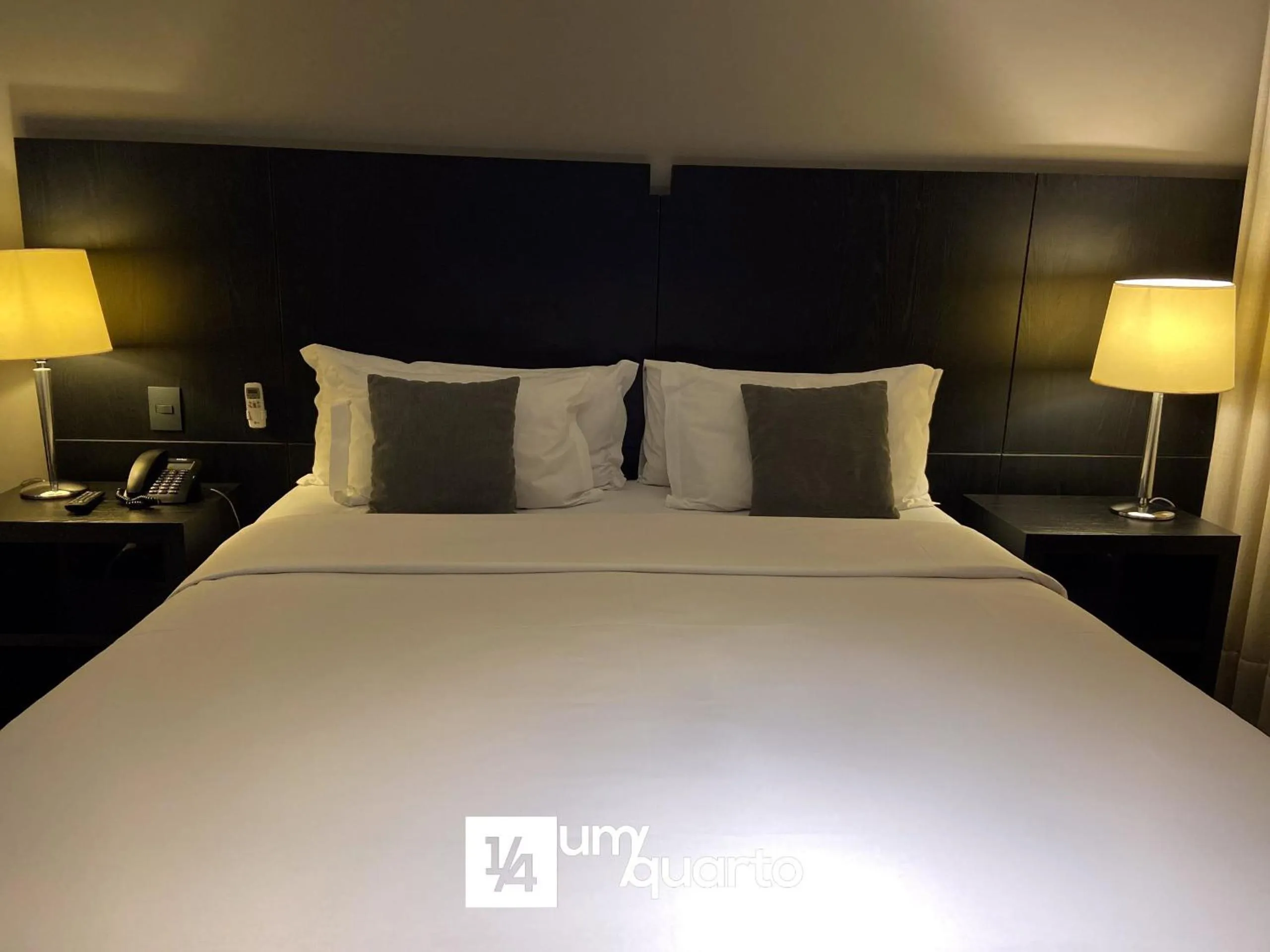 Bed in Manhattan Floor