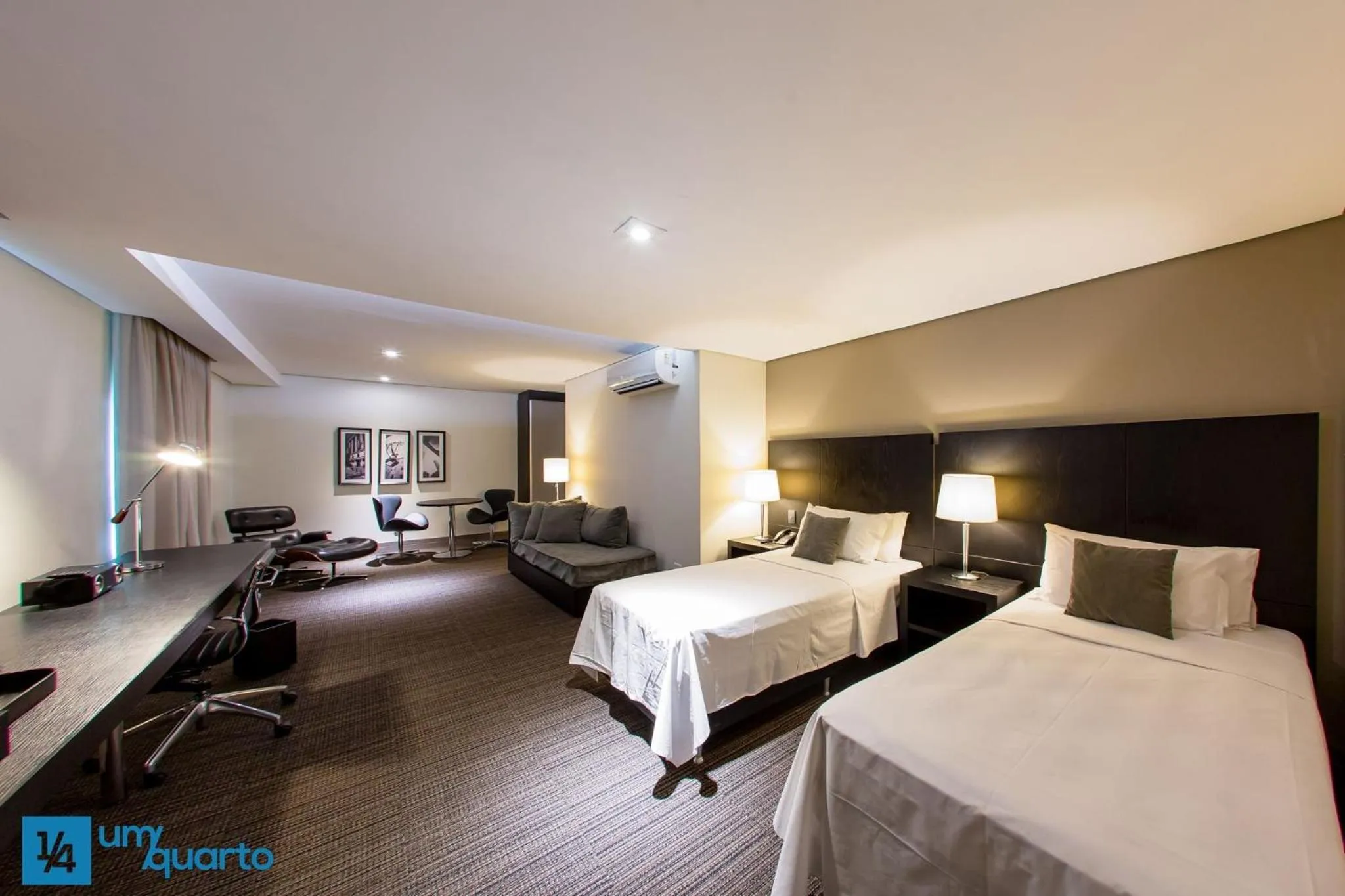 Bedroom, Bed in Manhattan Floor