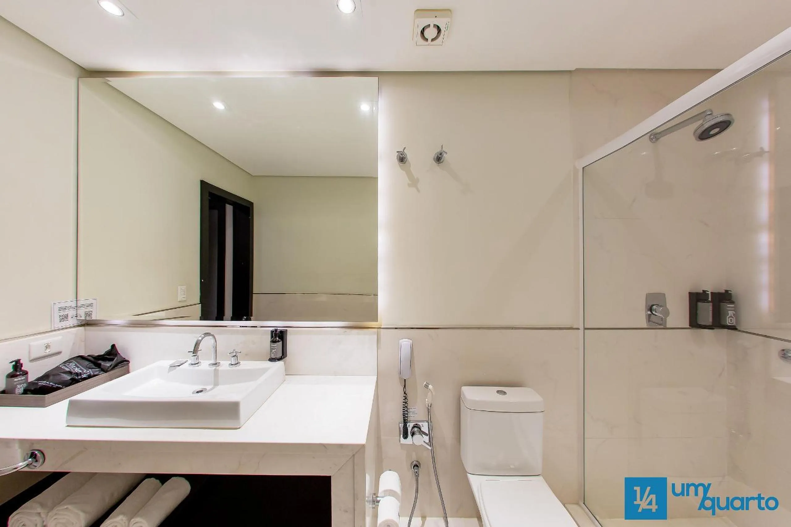 Toilet in Manhattan Floor