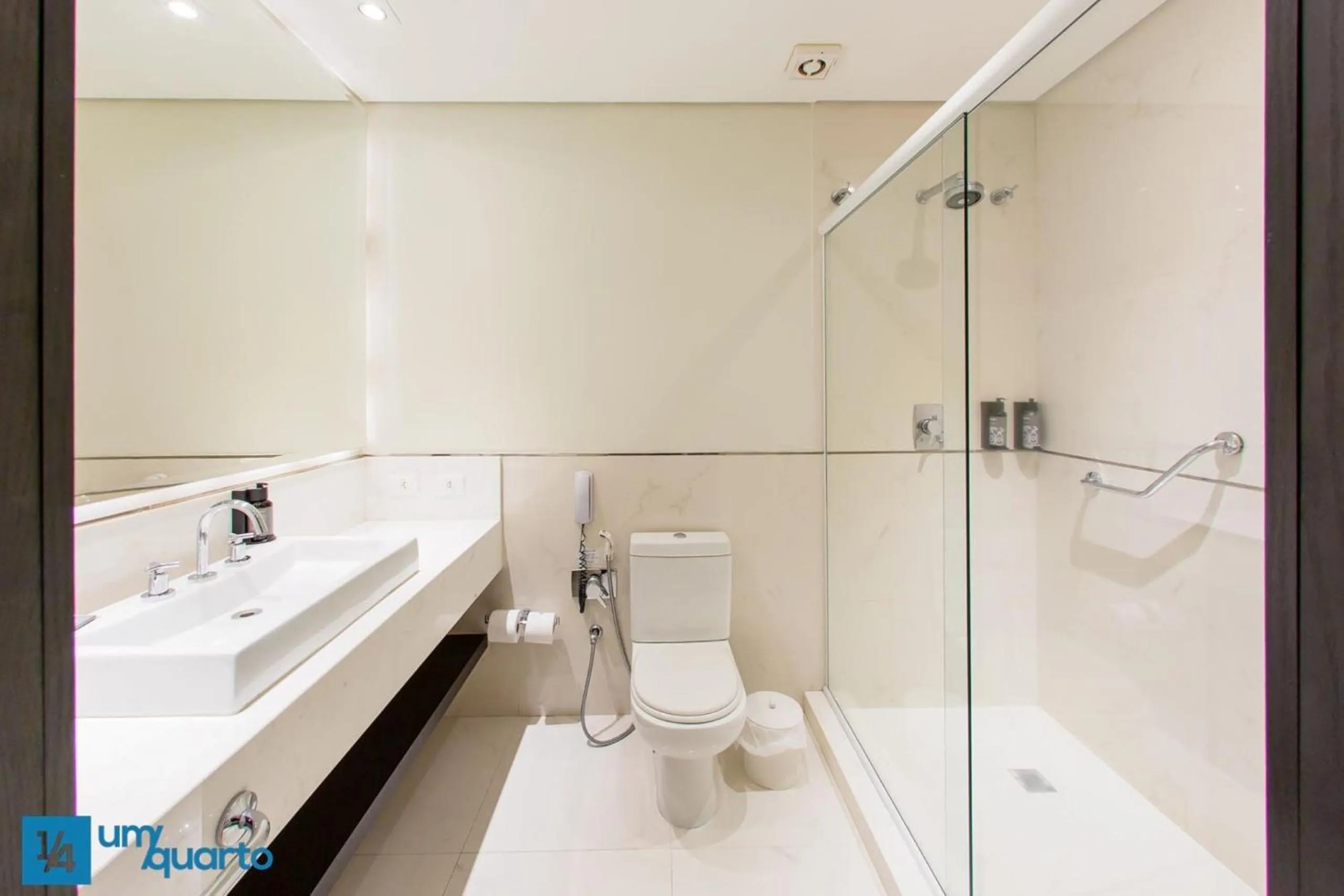 Bathroom in Manhattan Floor