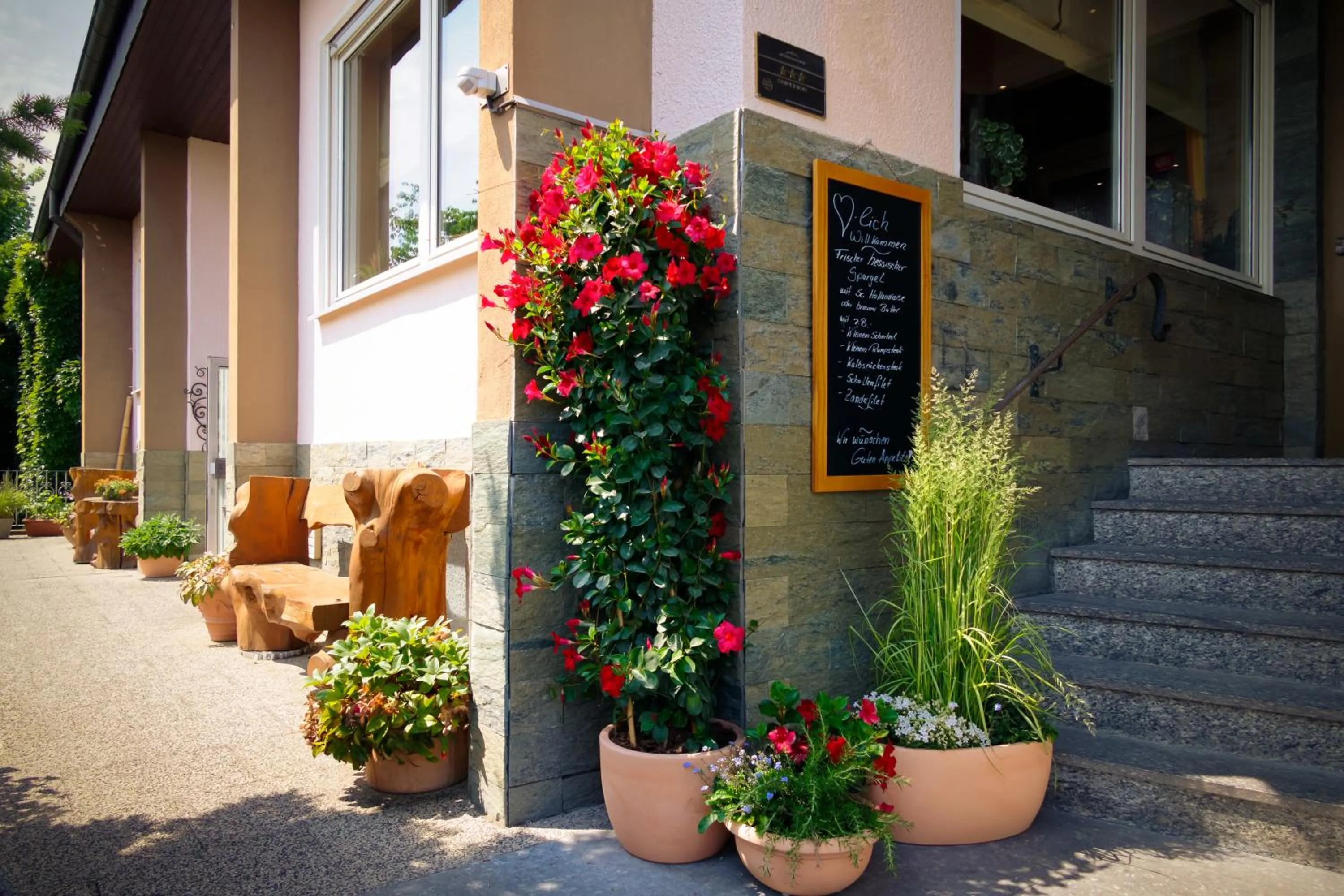 Facade/entrance in Hotel Odenwaldblick