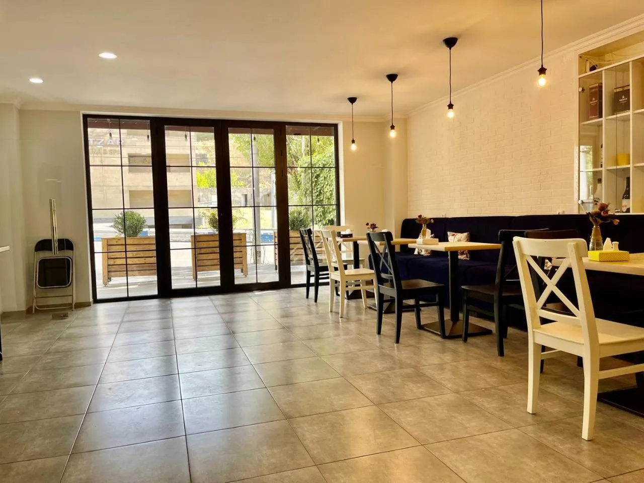 Dining area in Merien hotel