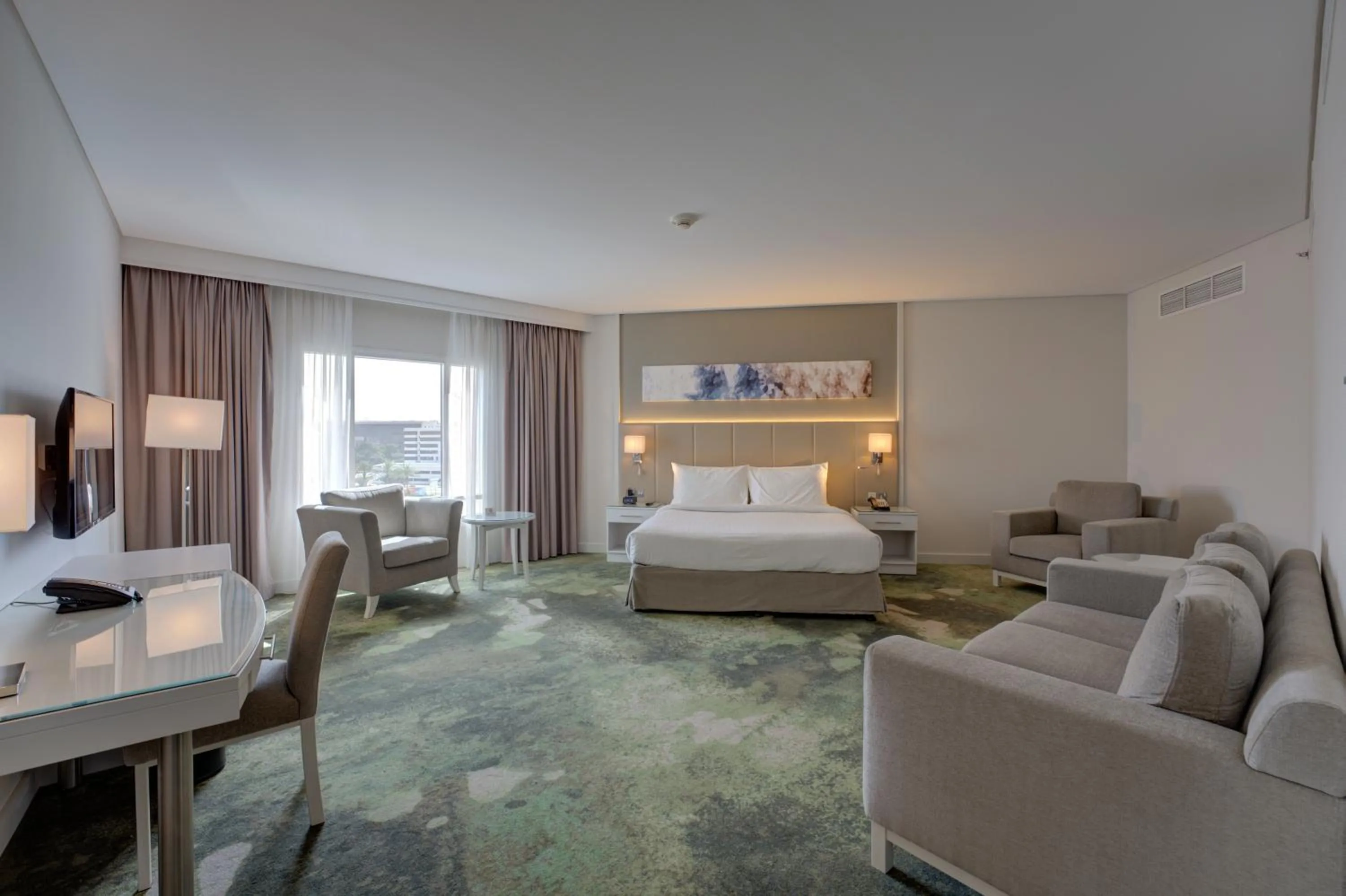 Bedroom, Bed in Millennium Lakeview Hotel