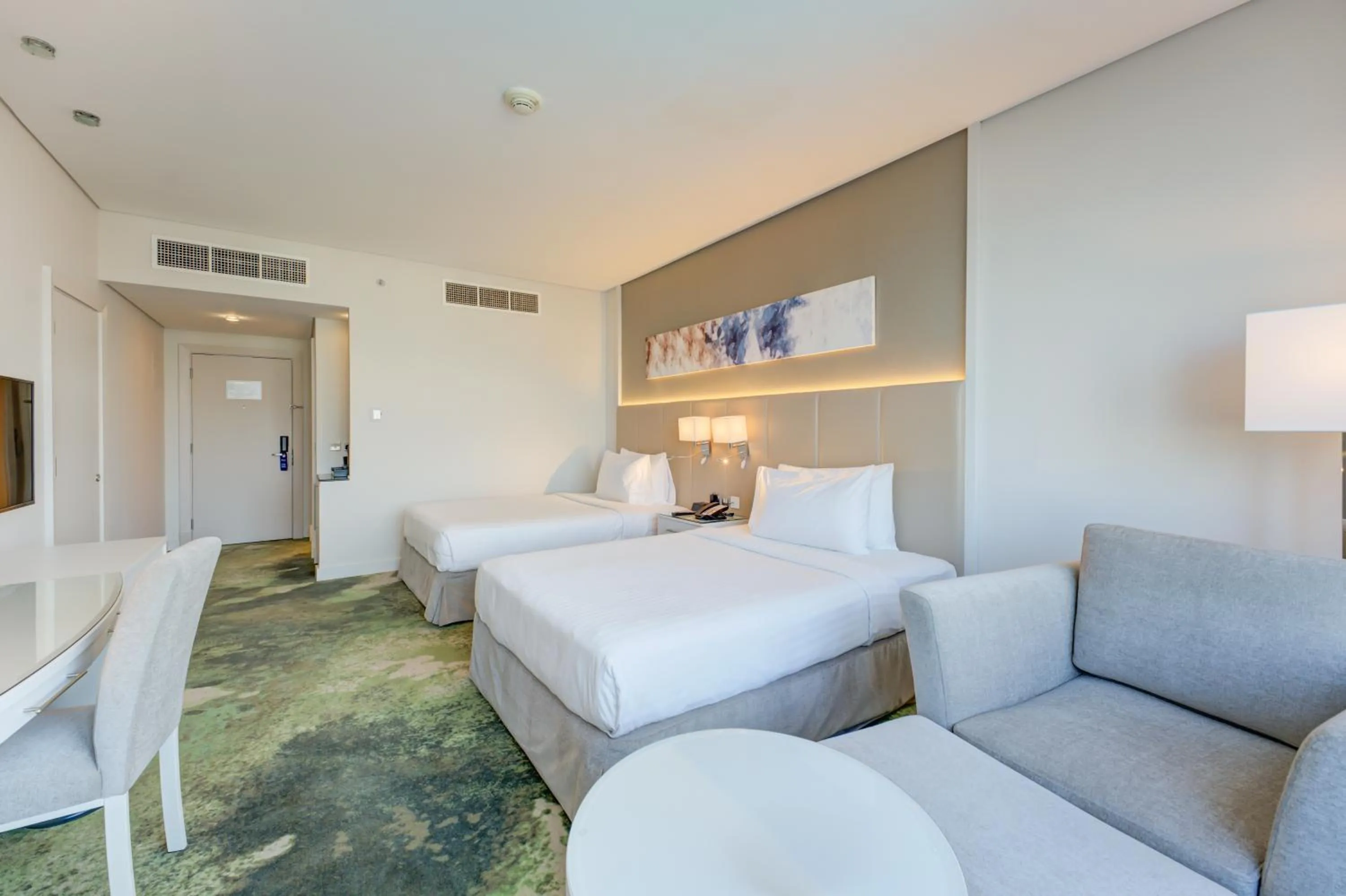 Bedroom, Bed in Copthorne Lakeview Hotel Dubai, Green Community