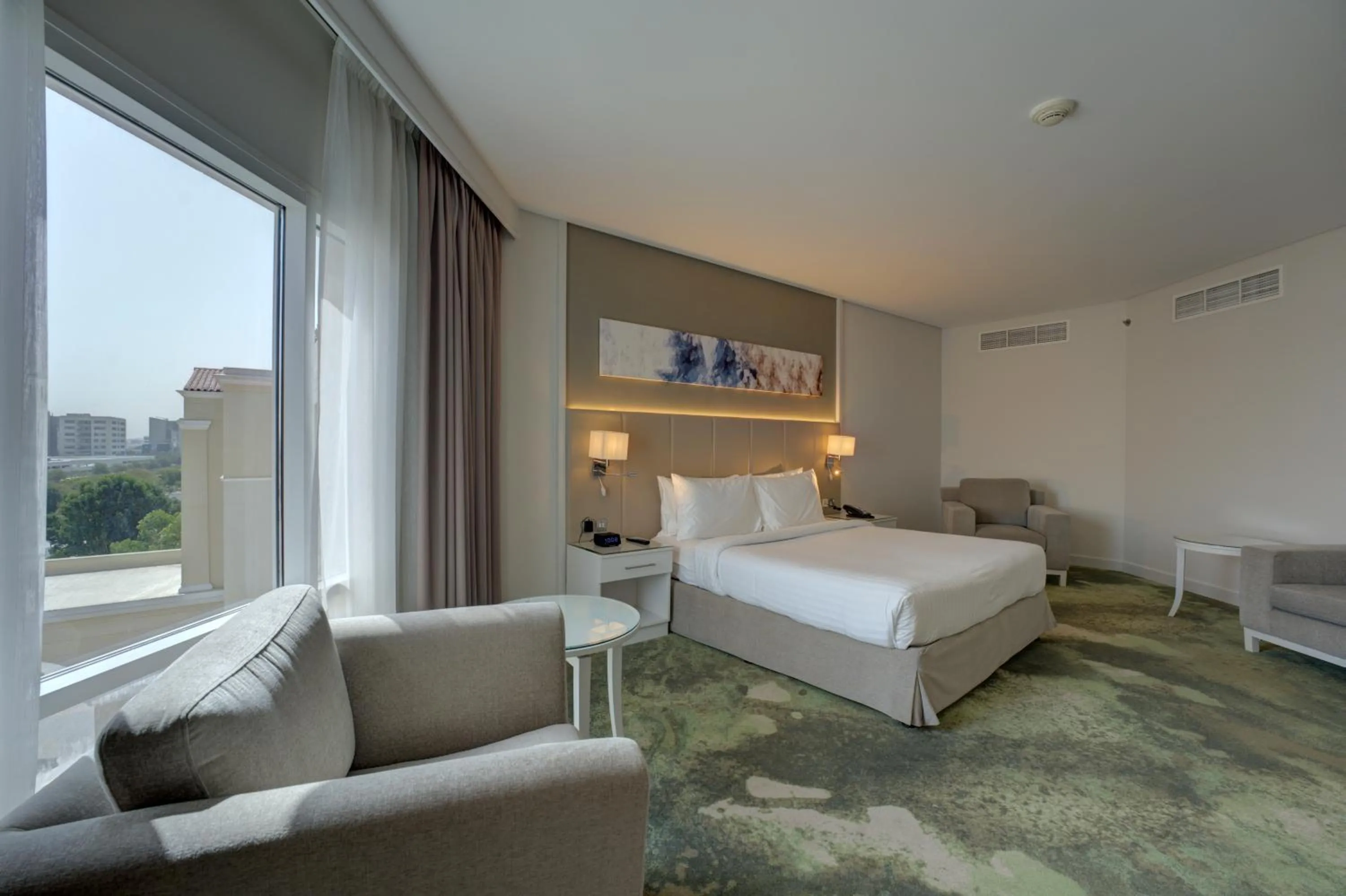 Bedroom, Bed in Millennium Lakeview Hotel