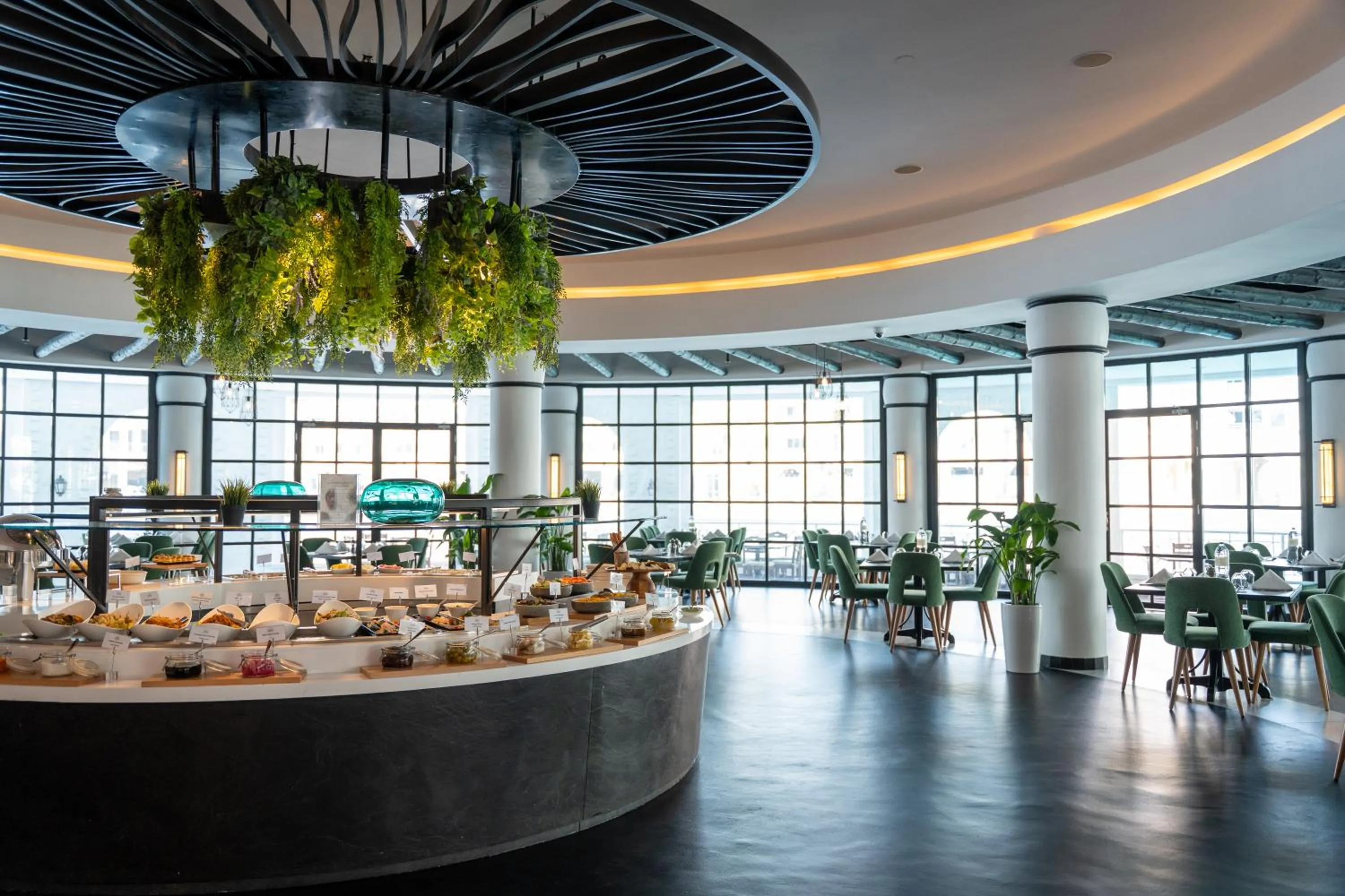 Breakfast in Millennium Lakeview Hotel