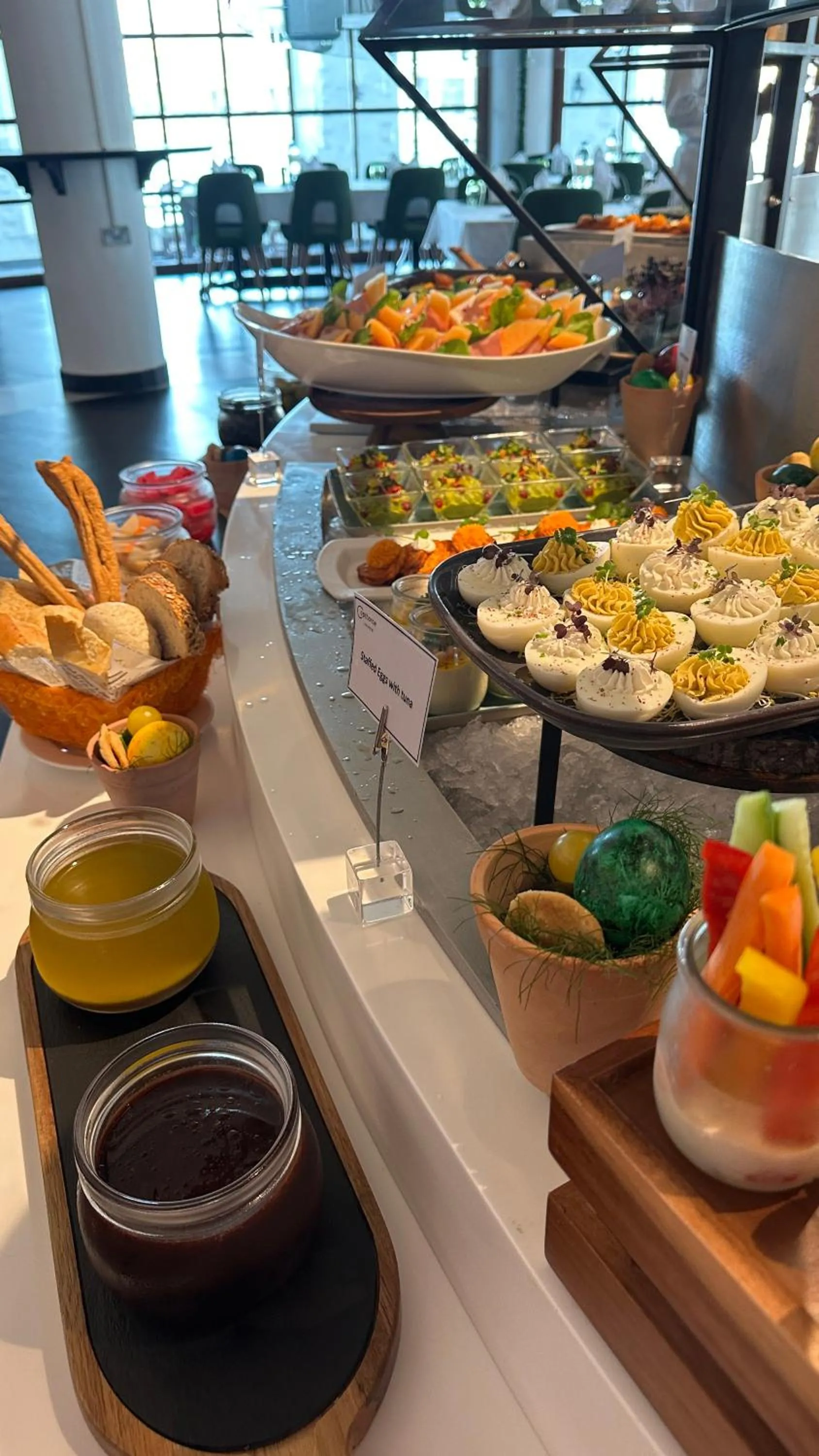 Breakfast in Millennium Lakeview Hotel